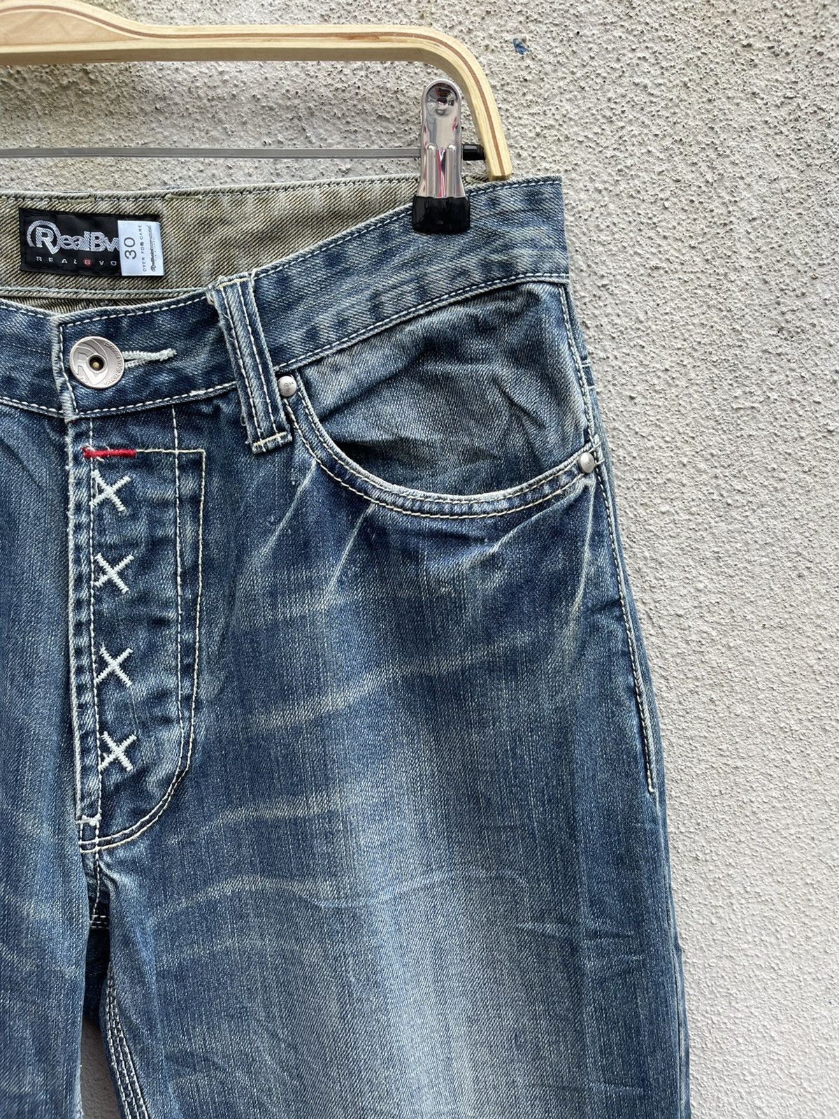 Japanese Brand REALBVOICE INTERNATIONAL PRINTED DISTRESSED DENIM Size US 32 / EU 48 - 9 Thumbnail