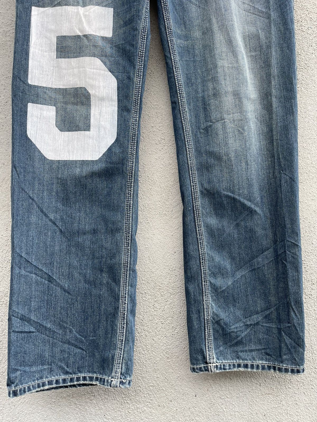 Japanese Brand REALBVOICE INTERNATIONAL PRINTED DISTRESSED DENIM Size US 32 / EU 48 - 12 Thumbnail