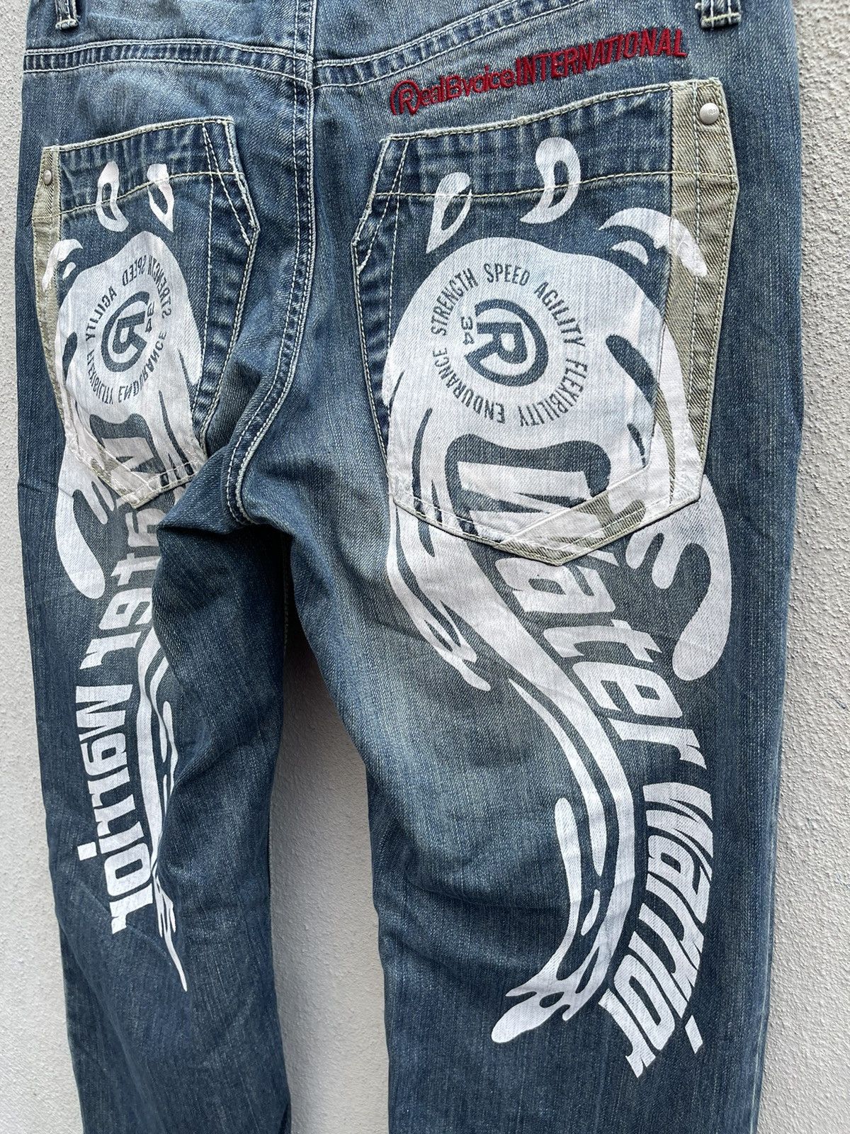 Japanese Brand REALBVOICE INTERNATIONAL PRINTED DISTRESSED DENIM Size US 32 / EU 48 - 6 Thumbnail