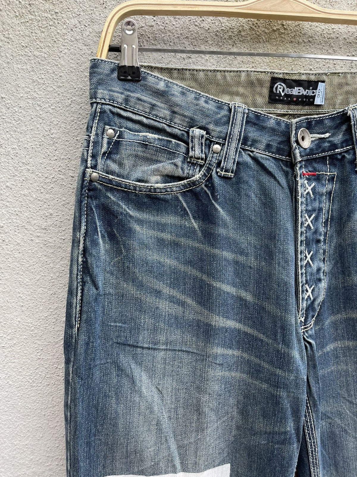 Japanese Brand REALBVOICE INTERNATIONAL PRINTED DISTRESSED DENIM Size US 32 / EU 48 - 10 Thumbnail