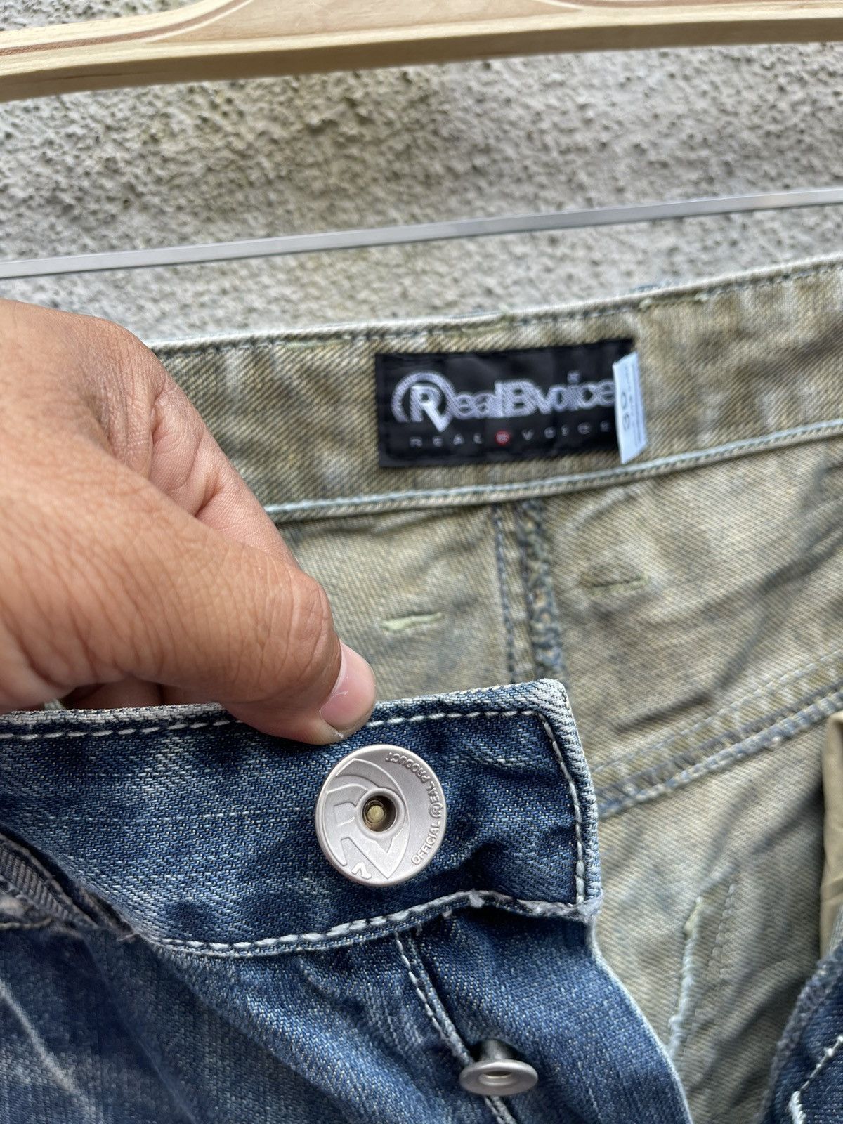 Japanese Brand REALBVOICE INTERNATIONAL PRINTED DISTRESSED DENIM Size US 32 / EU 48 - 15 Thumbnail
