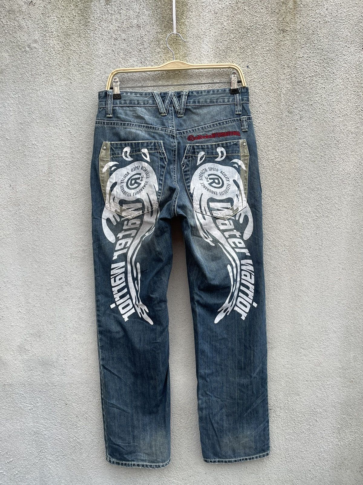 Japanese Brand REALBVOICE INTERNATIONAL PRINTED DISTRESSED DENIM Size US 32 / EU 48 - 1 Thumbnail