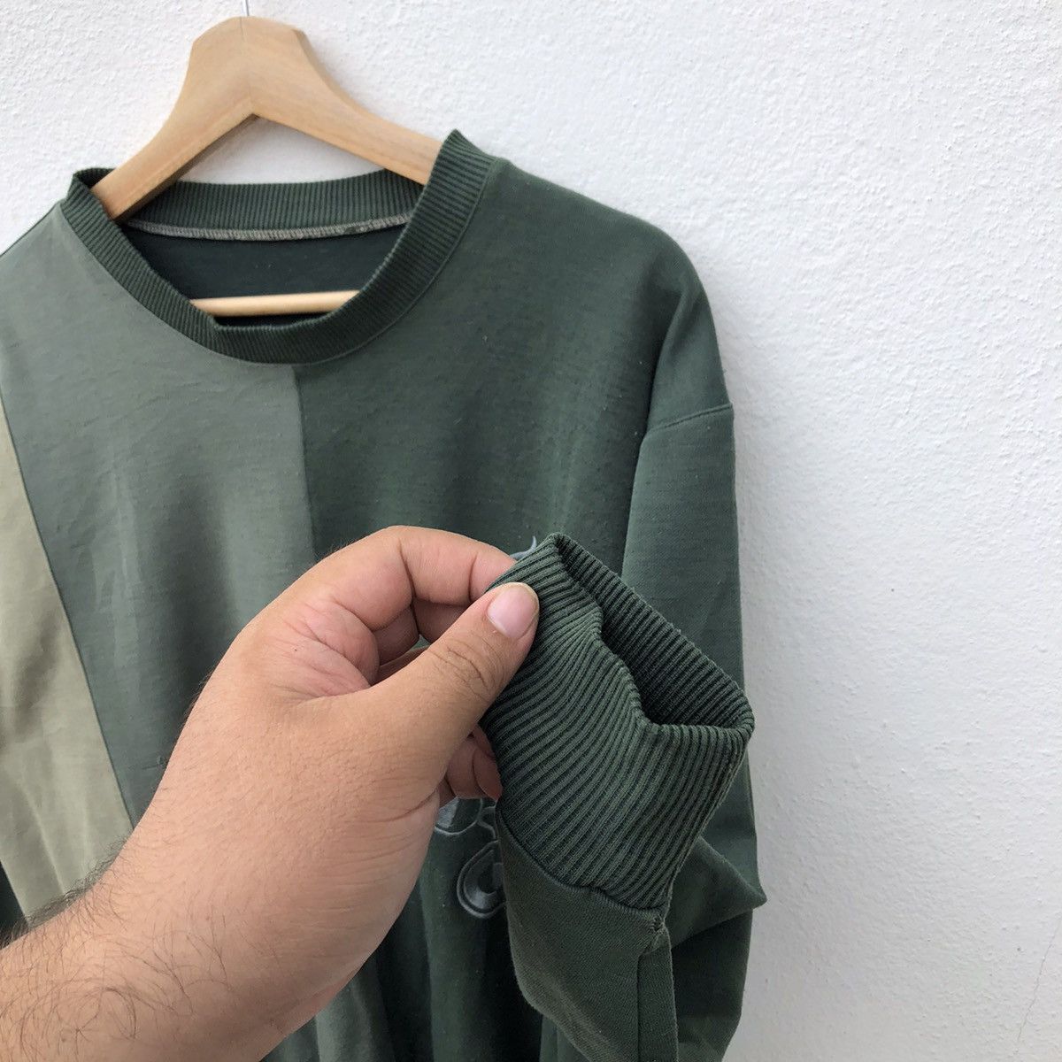 Japanese Brand VINTAGE EMBROIDERED LOGO SWEATSHIRT BIG LOGO Size US M / EU 48-50 / 2 - 5 Thumbnail