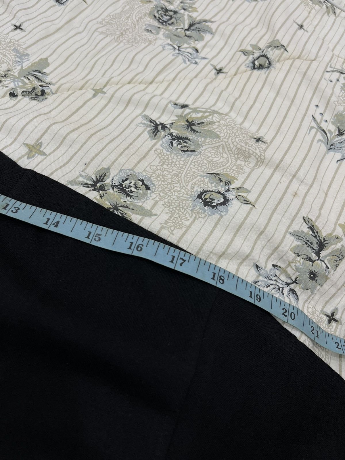Vintage E. VINTAGE OSAMA LADEN (WANTED DEAD OR ALIVE) Size US M / EU 48-50 / 2 - 10 Thumbnail