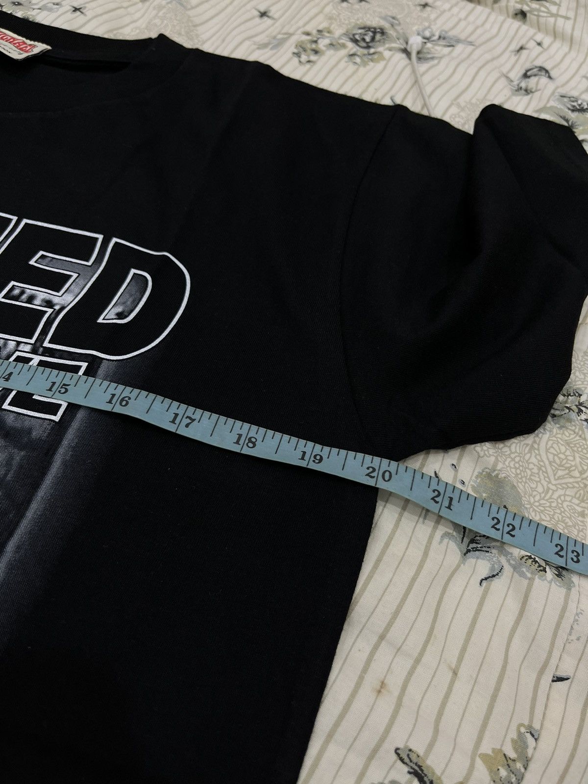Vintage E. VINTAGE OSAMA LADEN (WANTED DEAD OR ALIVE) Size US M / EU 48-50 / 2 - 7 Thumbnail