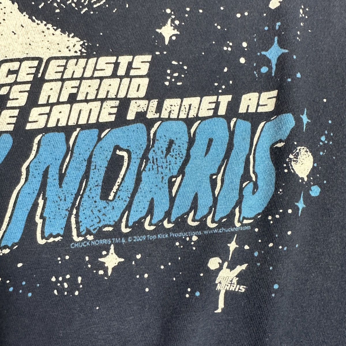 Vintage Vintage 00s Chuck Norris Planet Humor tee Movie Artist Y2K Size US M / EU 48-50 / 2 - 4 Thumbnail