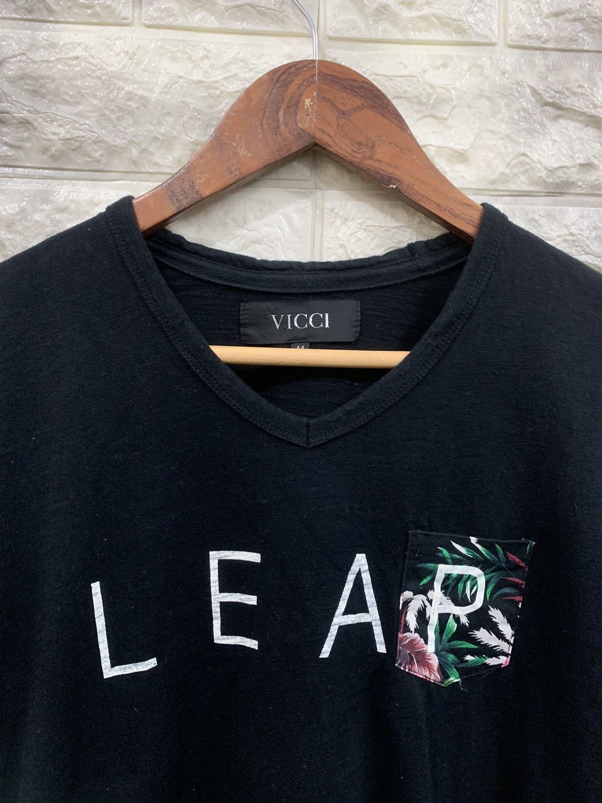 Japanese Brand Vicci “LEAP” Black T-Shirt Size S / US 4 / IT 40 - 2 Thumbnail
