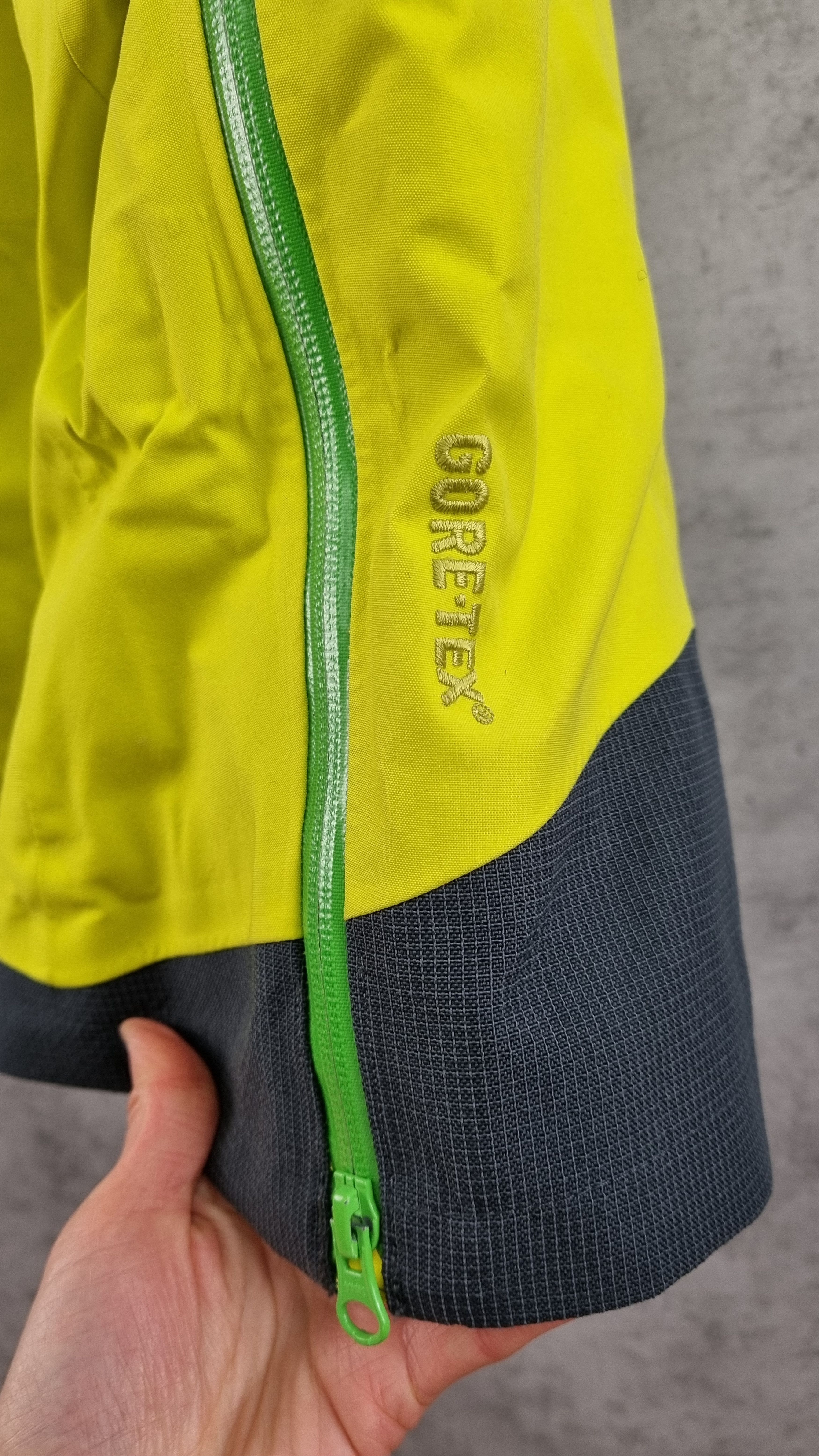Goretex × Norrona LOFOTEN GORETEX CARGO PANTS Size US 31 - 19 Thumbnail