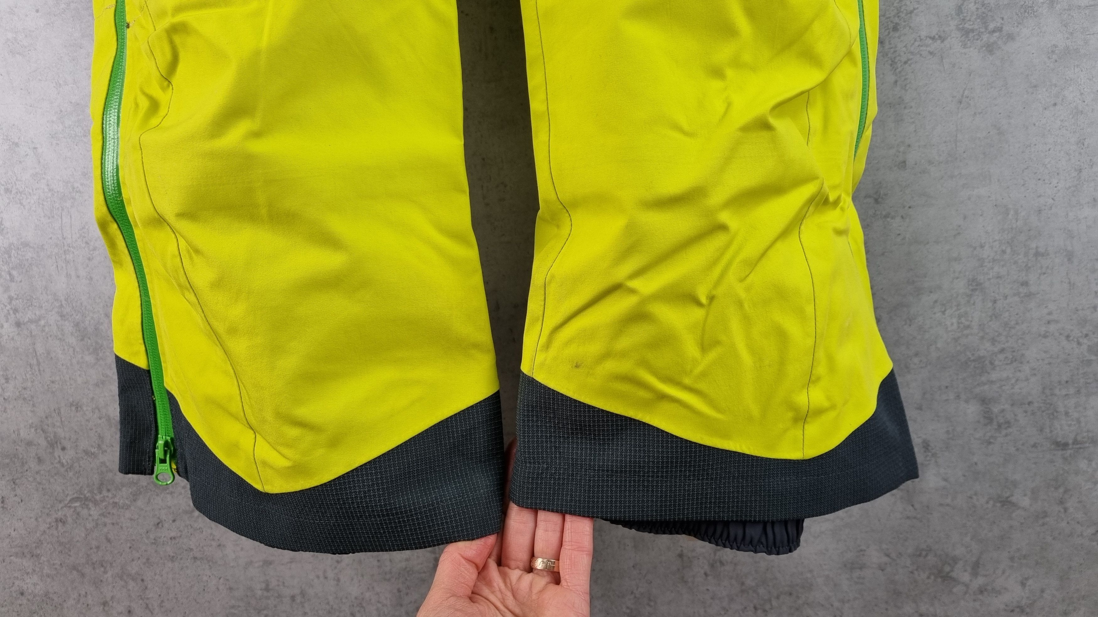Goretex × Norrona LOFOTEN GORETEX CARGO PANTS Size US 31 - 20 Thumbnail
