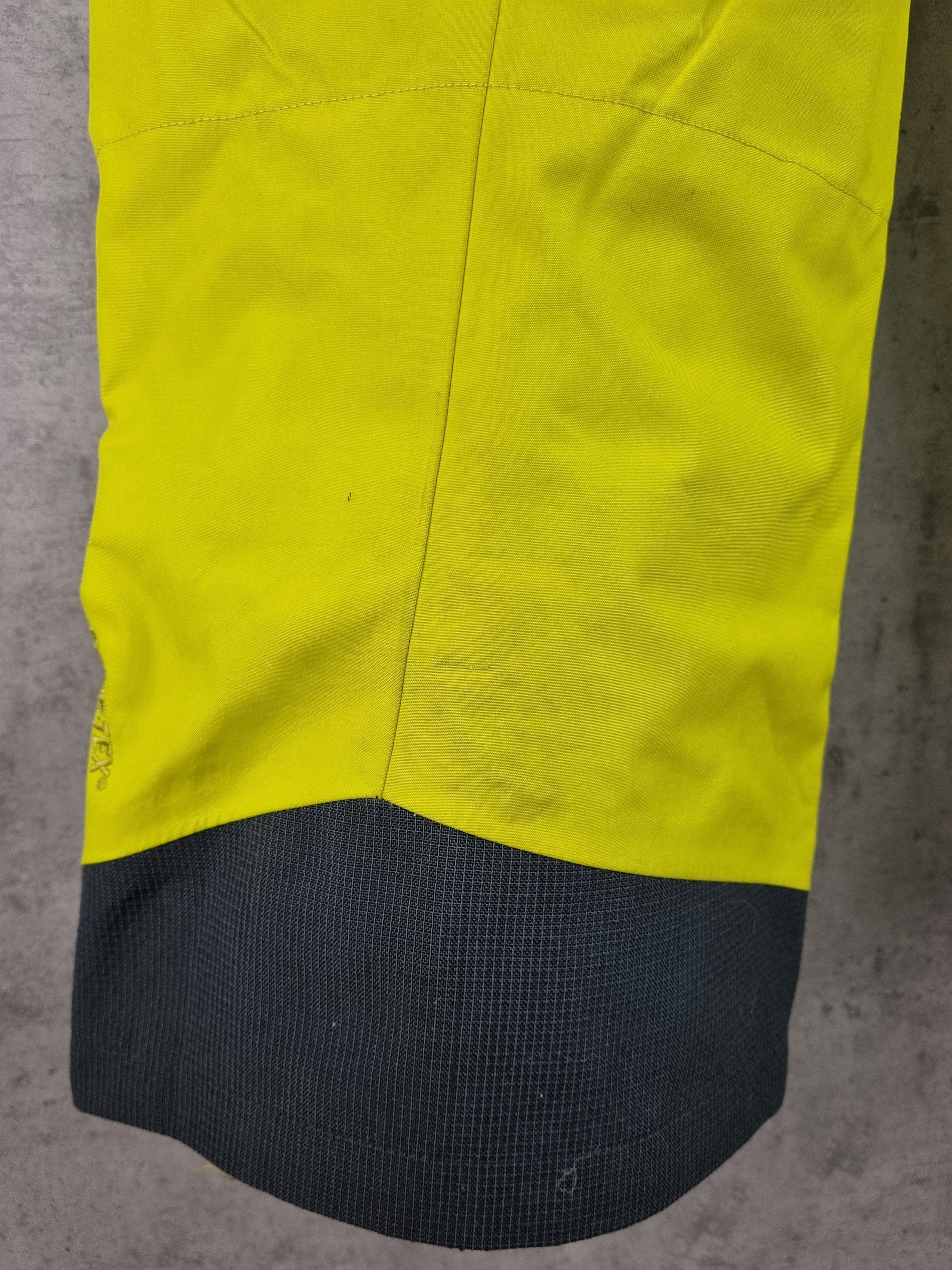 Goretex × Norrona LOFOTEN GORETEX CARGO PANTS Size US 31 - 15 Thumbnail