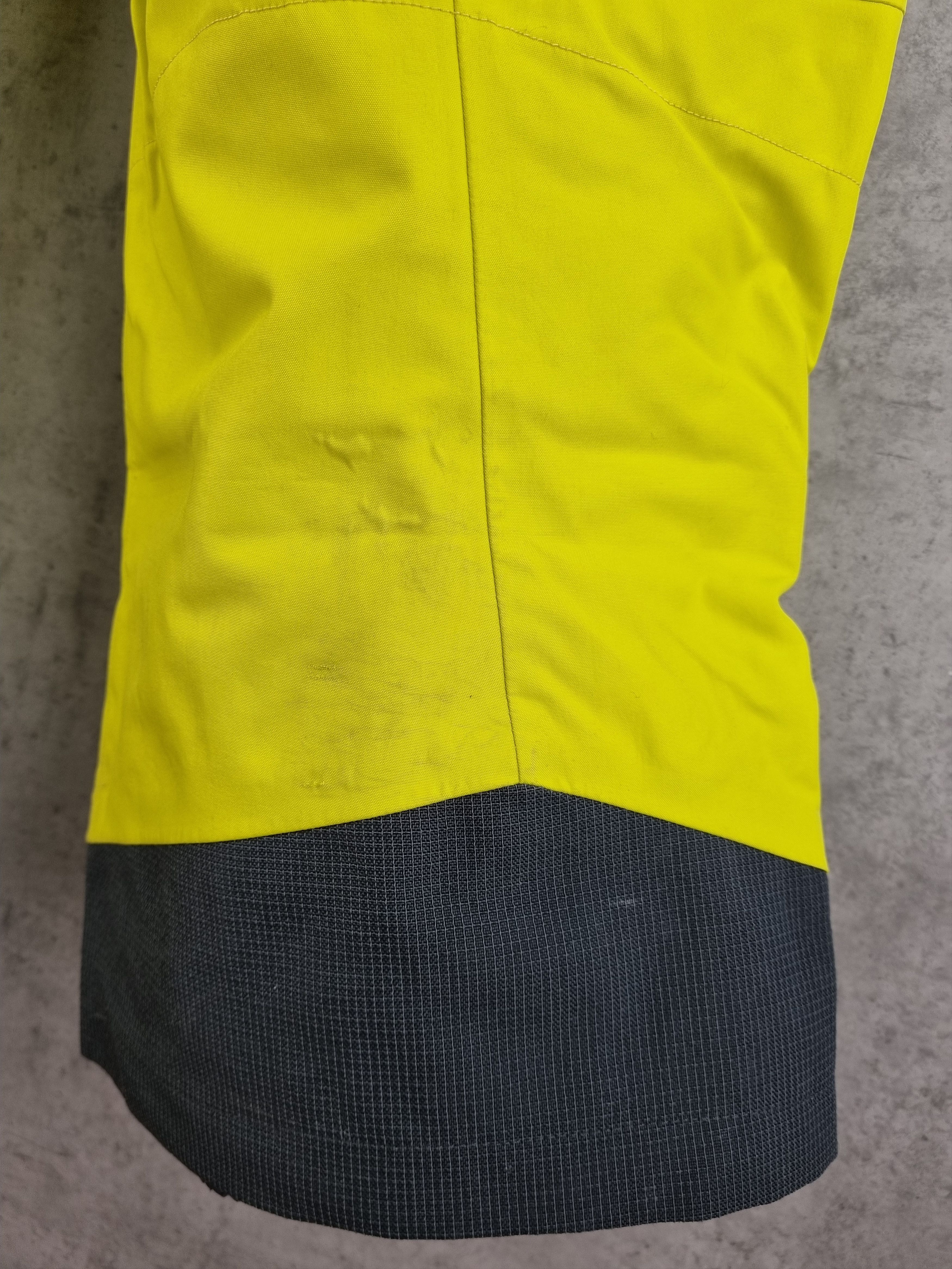Goretex × Norrona LOFOTEN GORETEX CARGO PANTS Size US 31 - 14 Thumbnail