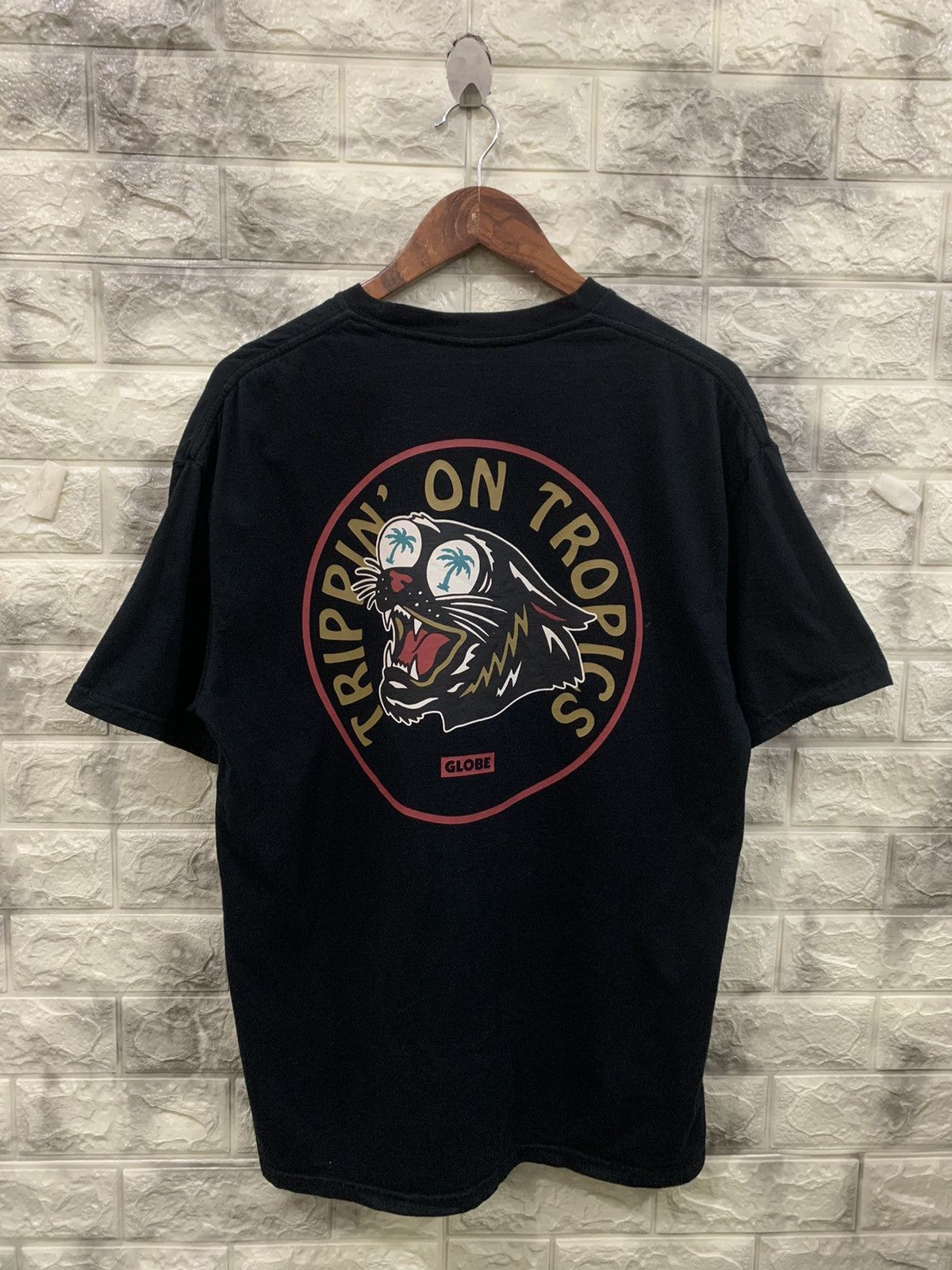 Globe Globe “Trippin’ On Tropics” Black Tee Size US M / EU 48-50 / 2 - 1 Thumbnail