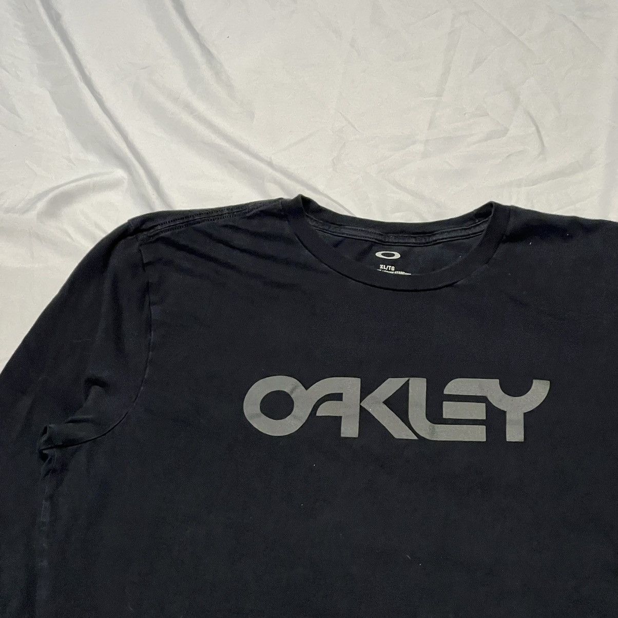 Other Oakley Logo Black on Black Long Sleeve Size US XL / EU 56 / 4 - 2 Thumbnail
