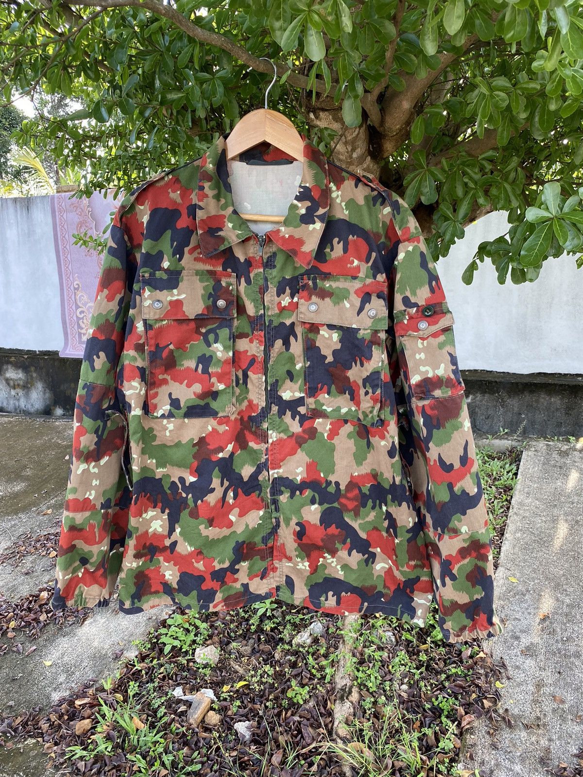Other Vintage Swiss Army Jacket / Vintage Camo Military Jacket Size US L / EU 52-54 / 3 - 2 Thumbnail