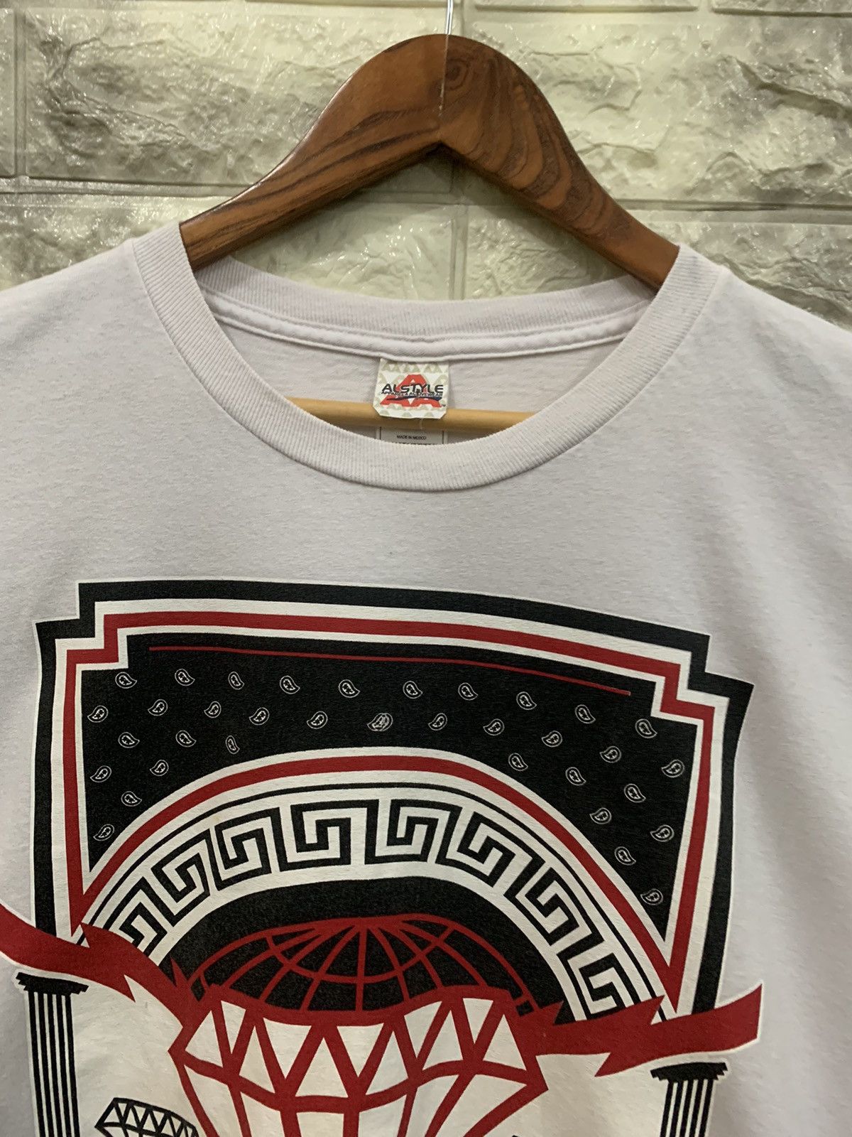 Vintage Vintage Popular Diamond World T-Shirt Size US XXL / EU 58 / 5 - 5 Thumbnail
