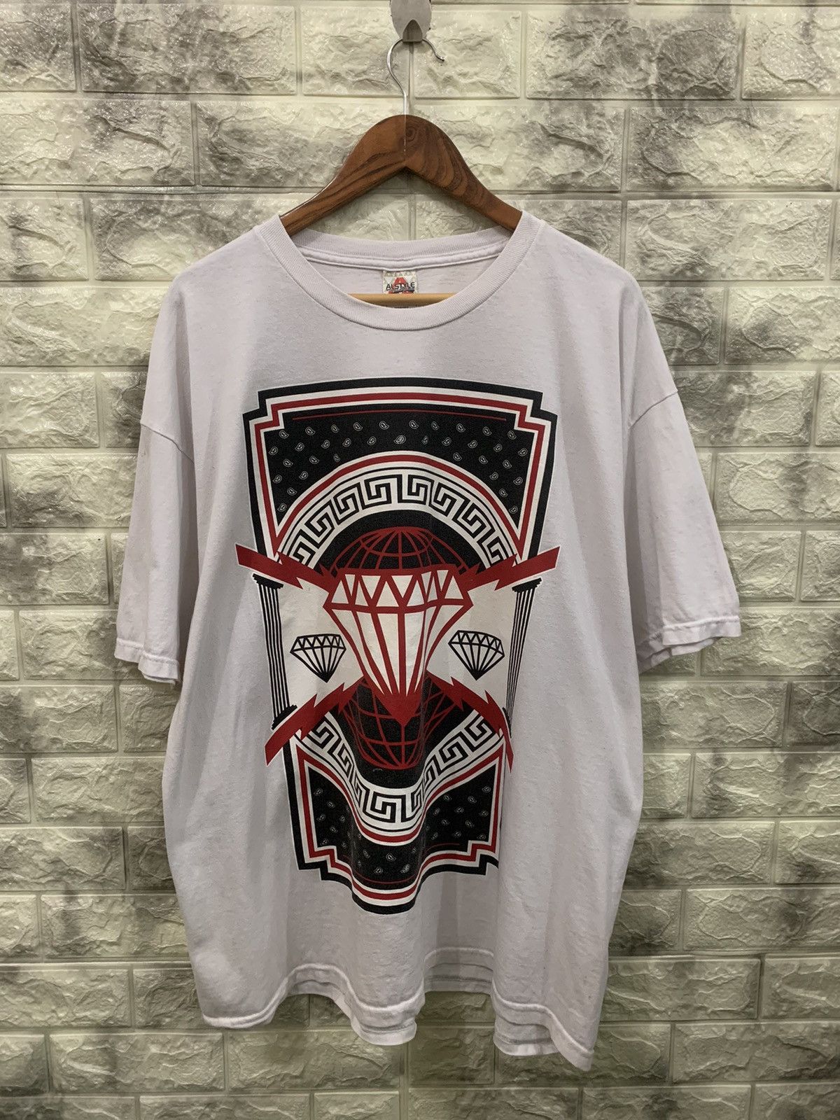 Vintage Vintage Popular Diamond World T-Shirt Size US XXL / EU 58 / 5 - 2 Thumbnail