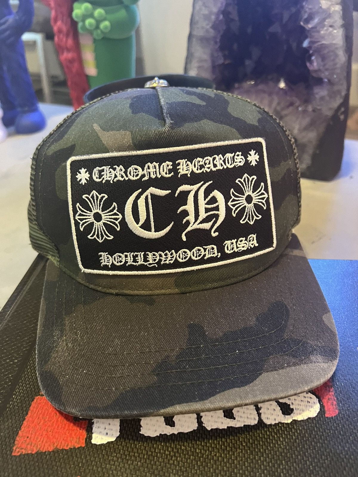 Casquette Trucker Chrome Hearts The Heroes Project – Camouflage – Ajustable – Neuf