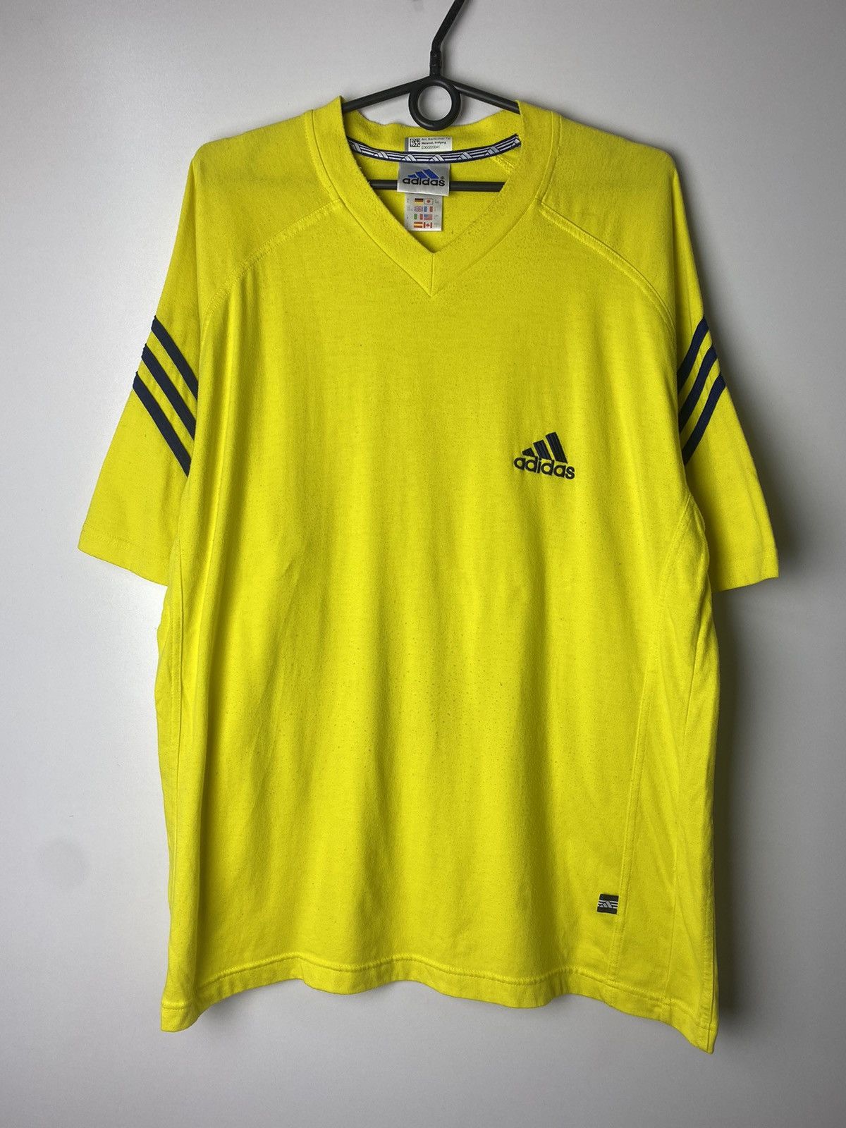 Vintage Adidas vintage t-shirts size L Size US L / EU 52-54 / 3 - 1 Thumbnail