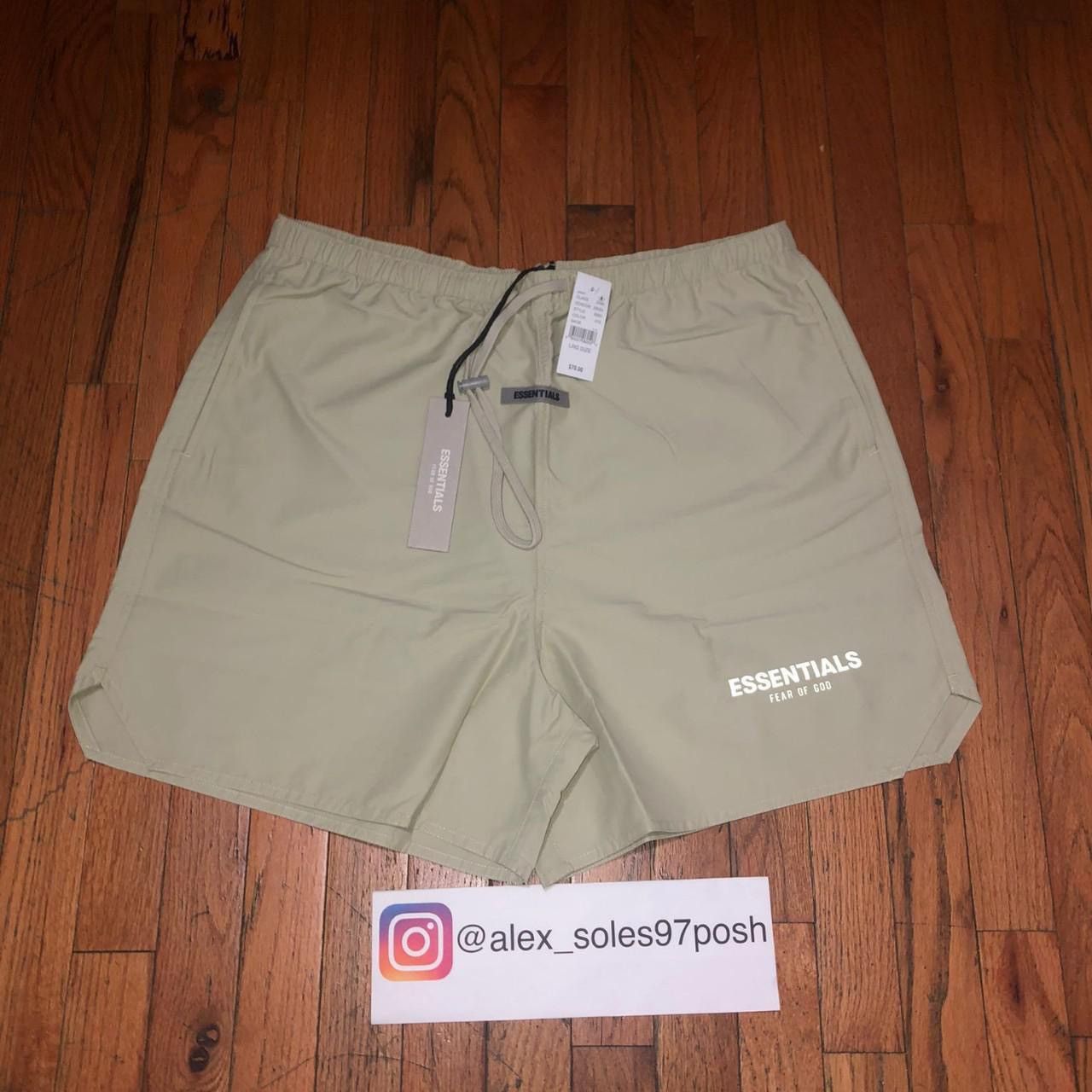 FOG × Fear of God Essentials Volley Shorts Alfalfa Sage Size US 34 / EU 50 - 2 Thumbnail
