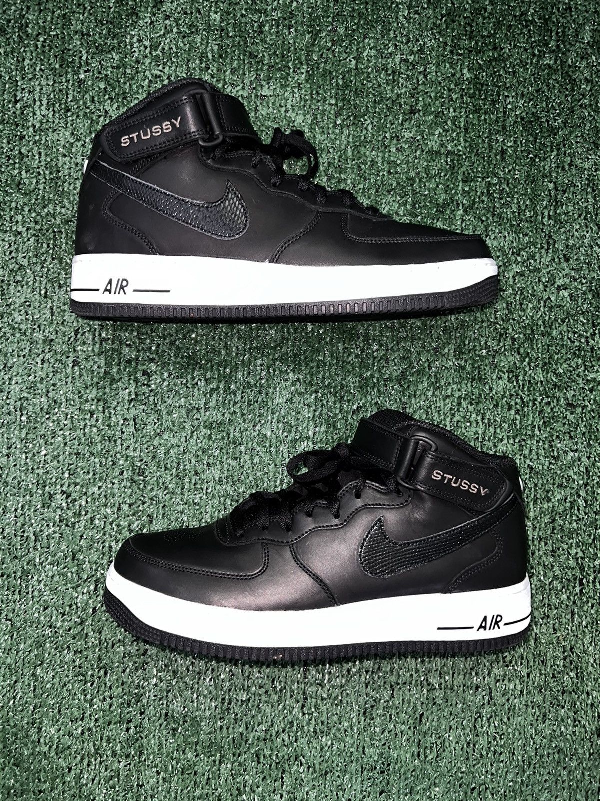 Nike × Stussy Stussy Air Force 1 Mid “Black White” Size US 9.5 / EU 42-43 - 2 Thumbnail