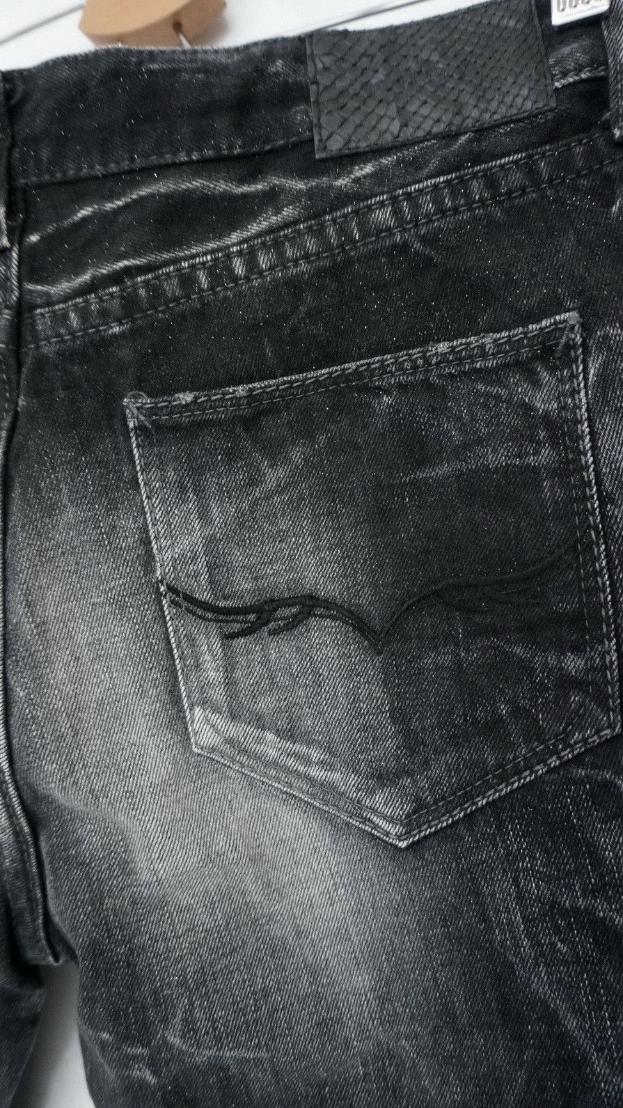 GOSTAR DE FUGA 🎌 GOSTAR DE FUGA Distressed Glitter Tribal Skinny Jeans Size US 31 - 8 Thumbnail