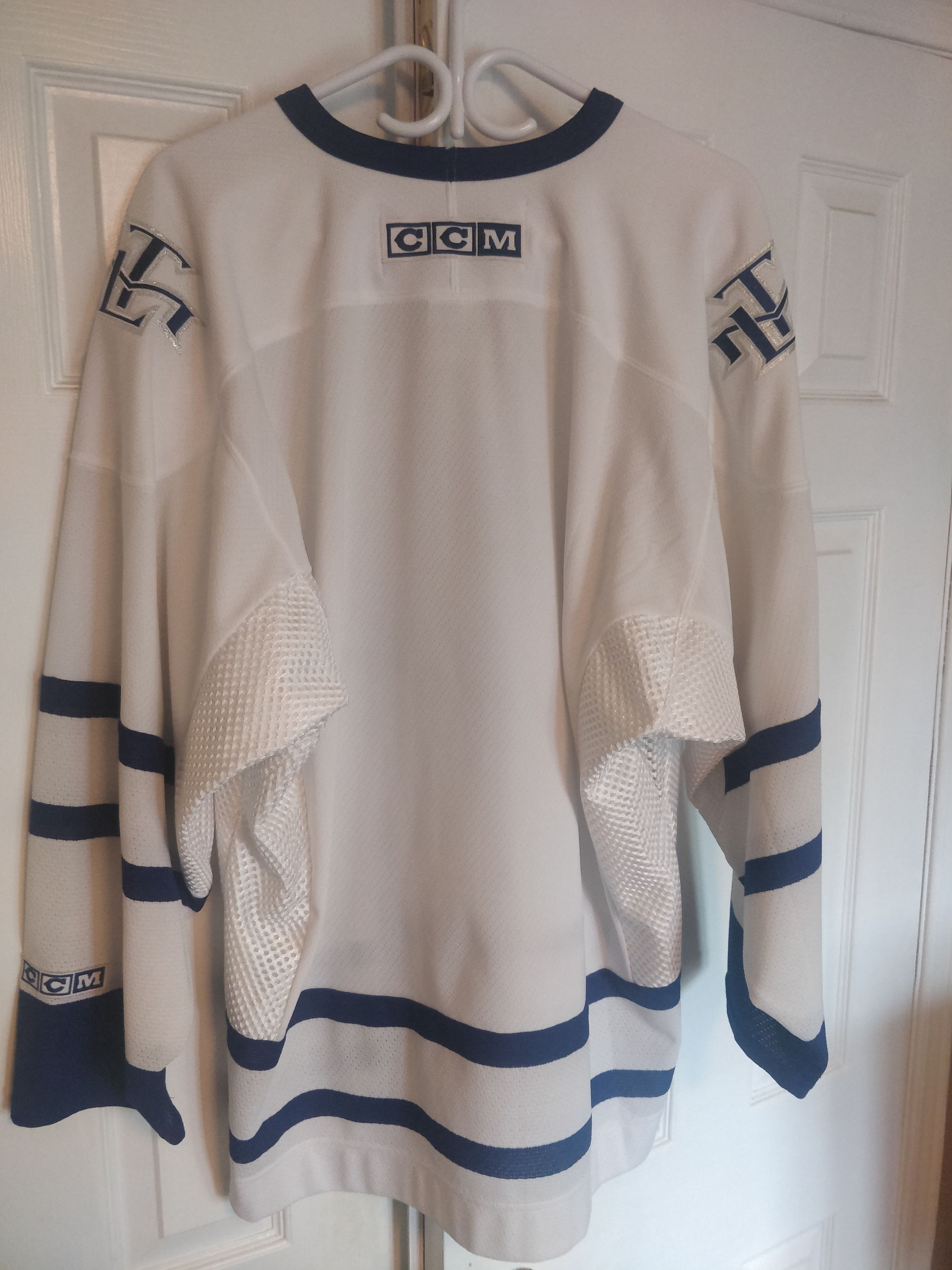 Ccm Toronto Maple Leafs 2002 Home Jerey Size US L / EU 52-54 / 3 - 6 Thumbnail