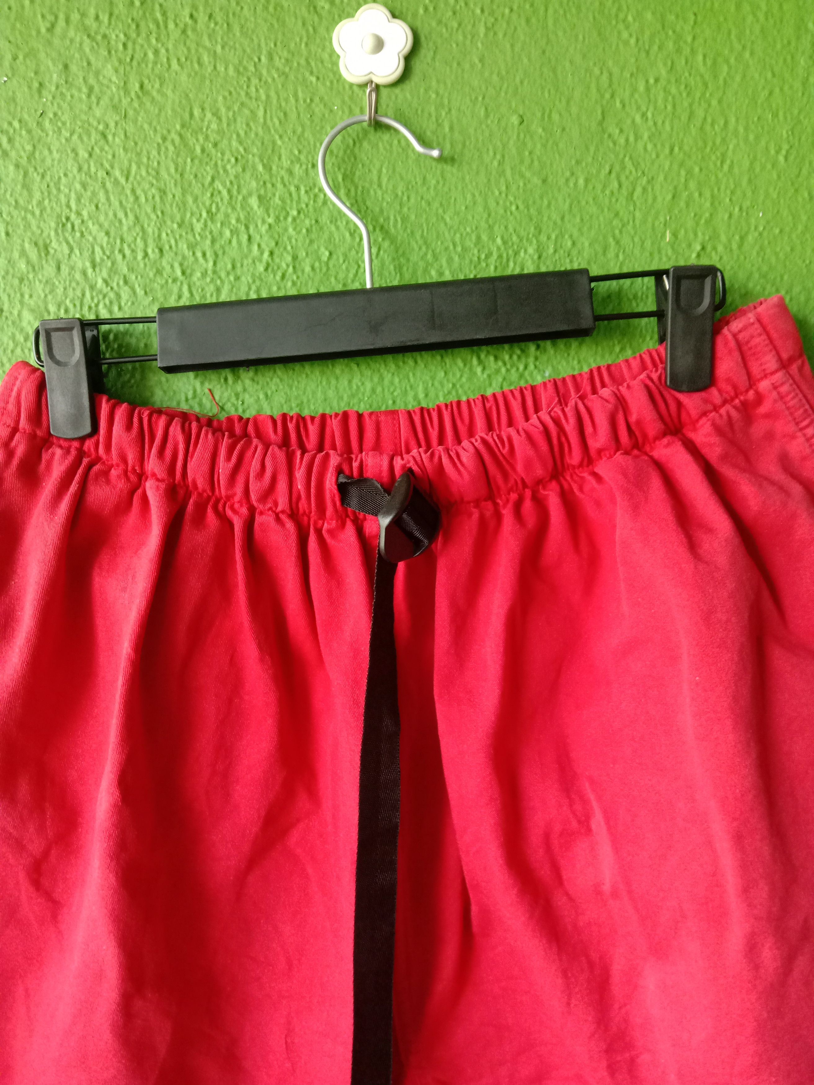 Gramicci Gramicci red colour short pants Size US 32 / EU 48 - 8 Thumbnail