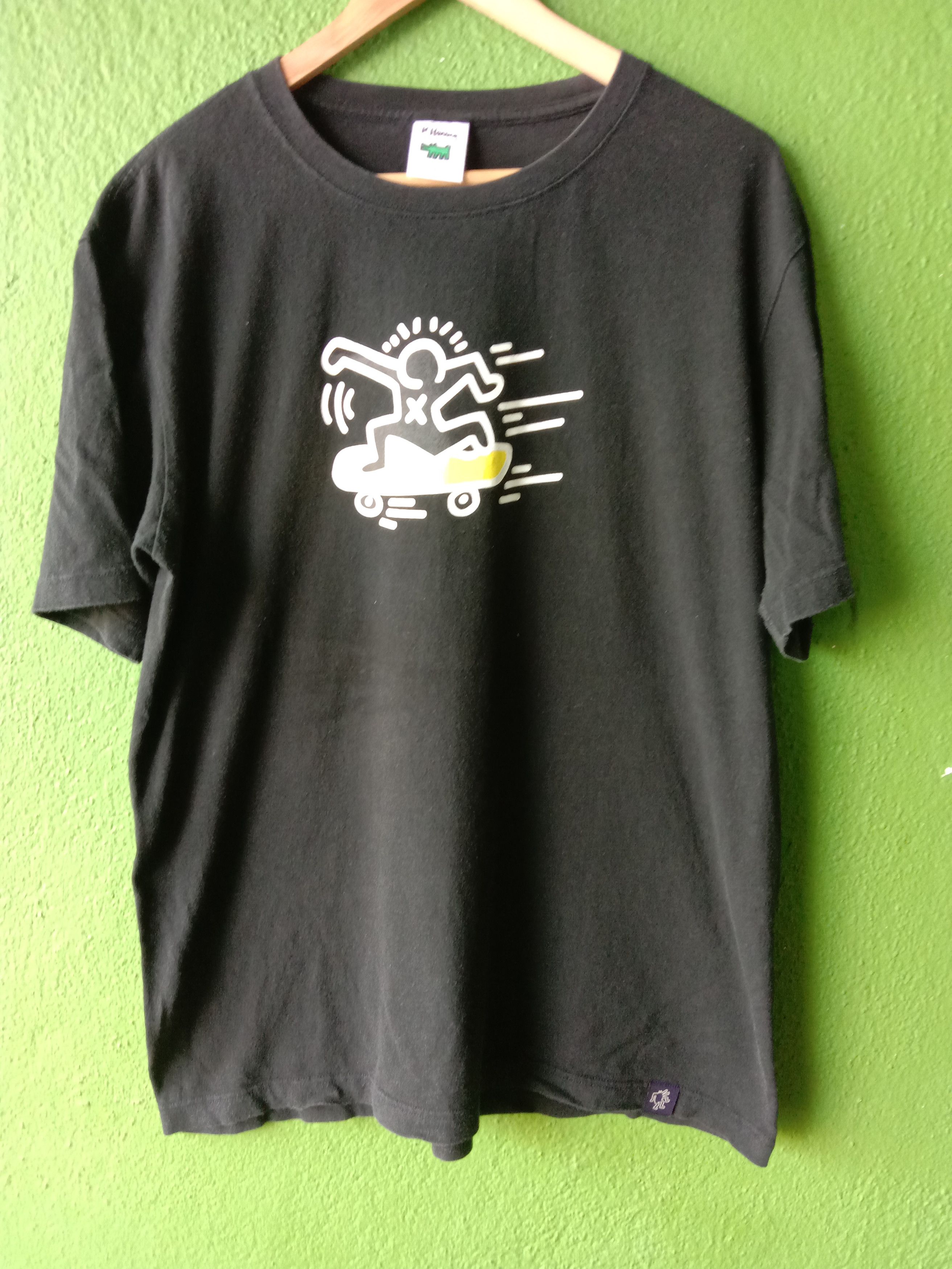 Japanese Brand Vintage uniqlo Keith haring tee Size US L / EU 52-54 / 3 - 1 Thumbnail