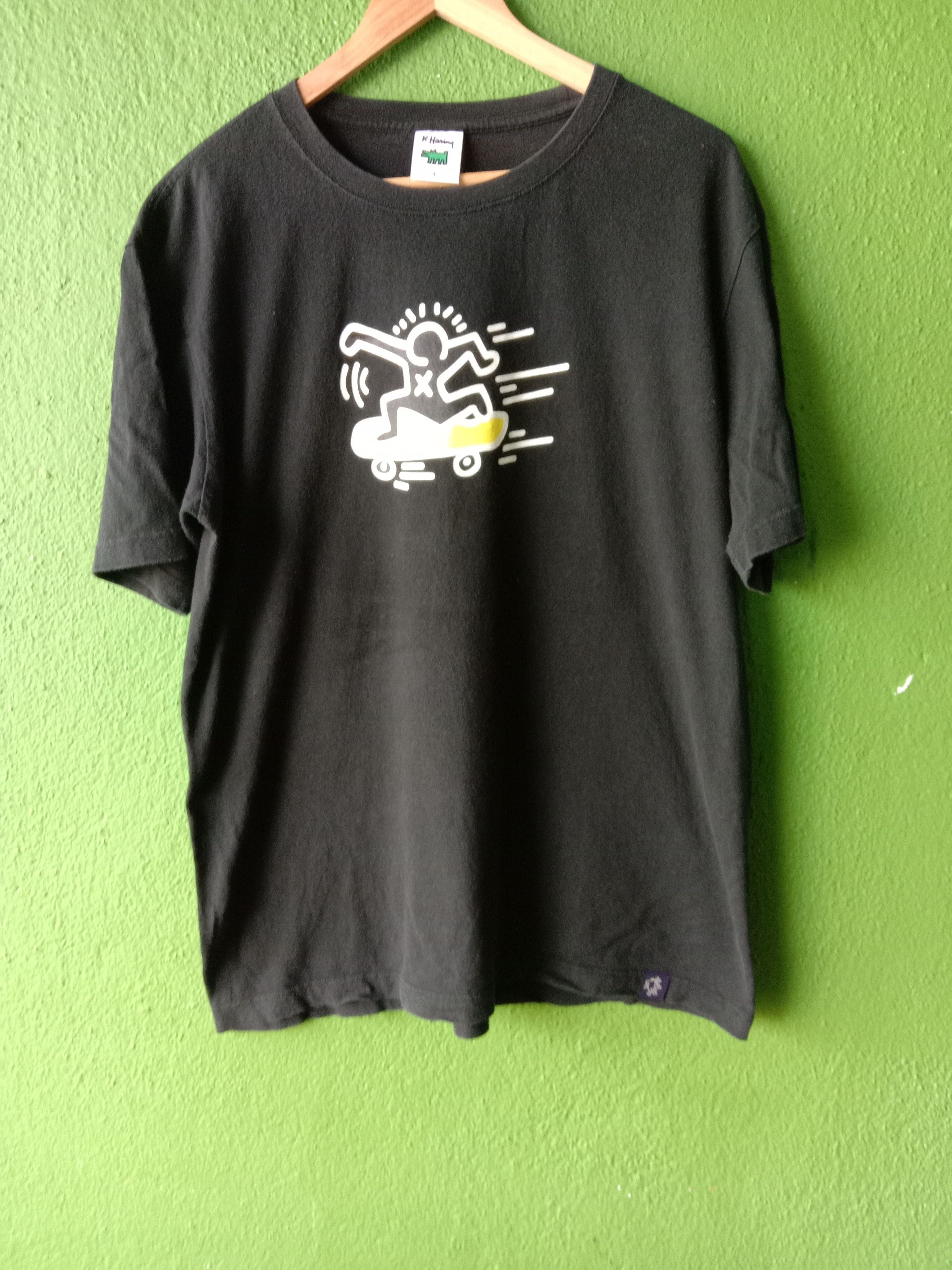 Japanese Brand Vintage uniqlo Keith haring tee Size US L / EU 52-54 / 3 - 2 Thumbnail