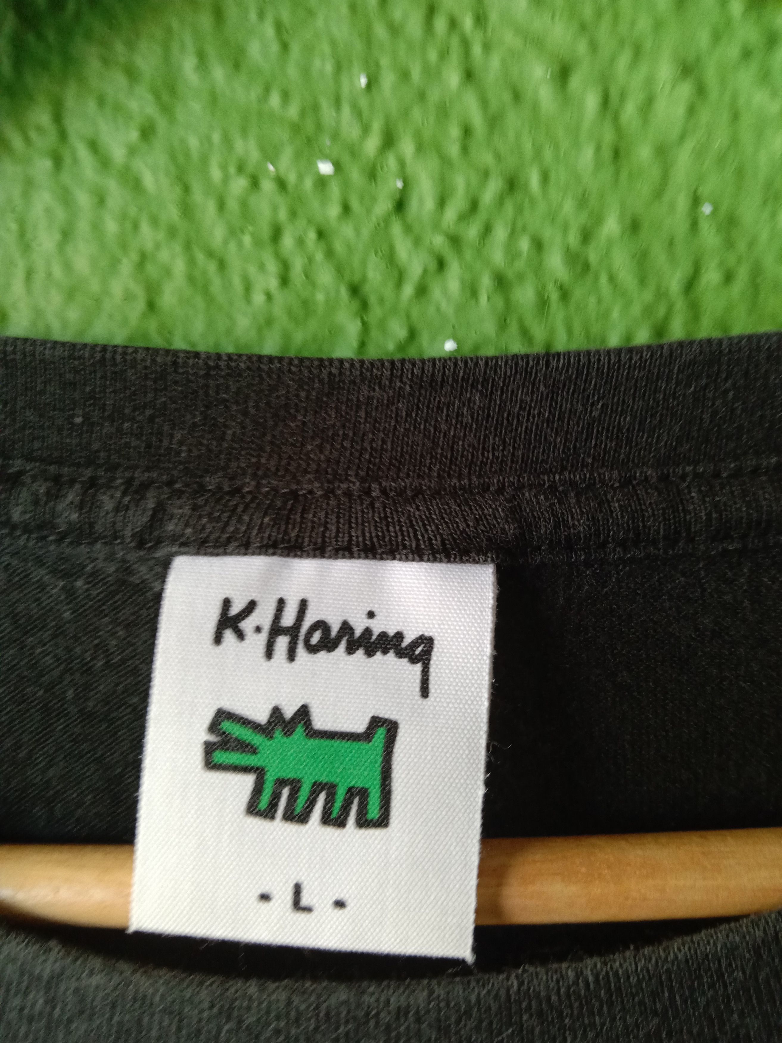 Japanese Brand Vintage uniqlo Keith haring tee Size US L / EU 52-54 / 3 - 8 Thumbnail
