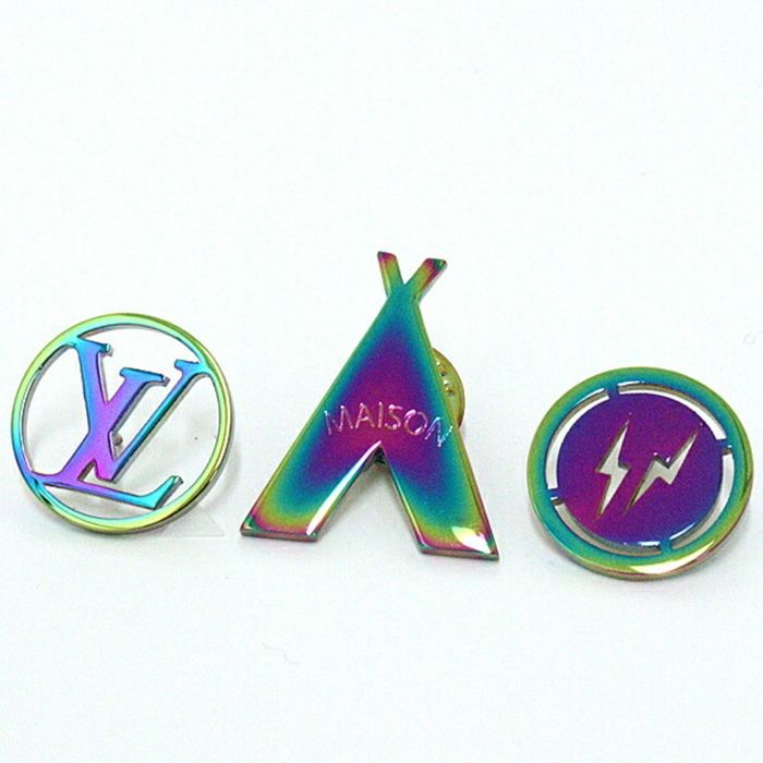 Louis Vuitton x Supreme Set of 2 Pin Brooch Louis Vuitton