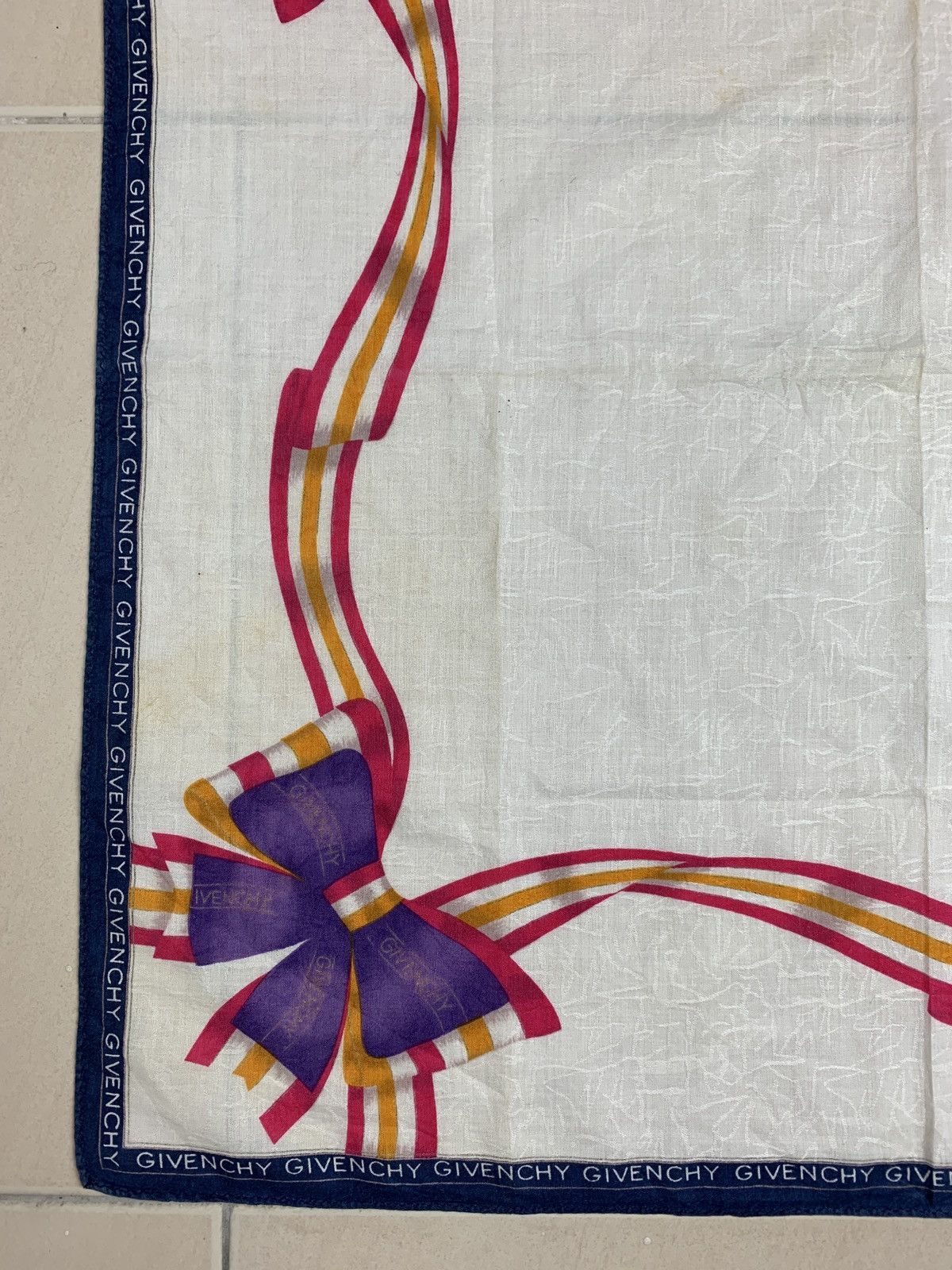 Designer Givenchy Handkerchief Pocketsquares Size ONE SIZE - 7 Thumbnail