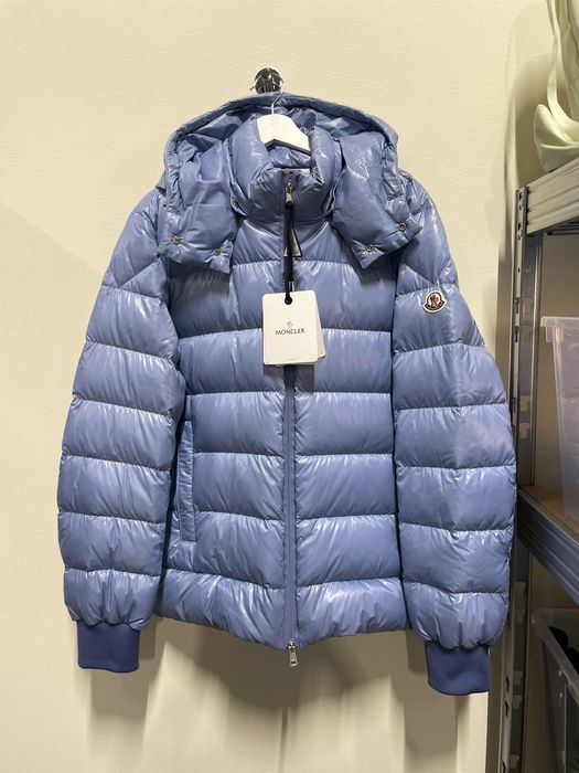 Moncler bleu store