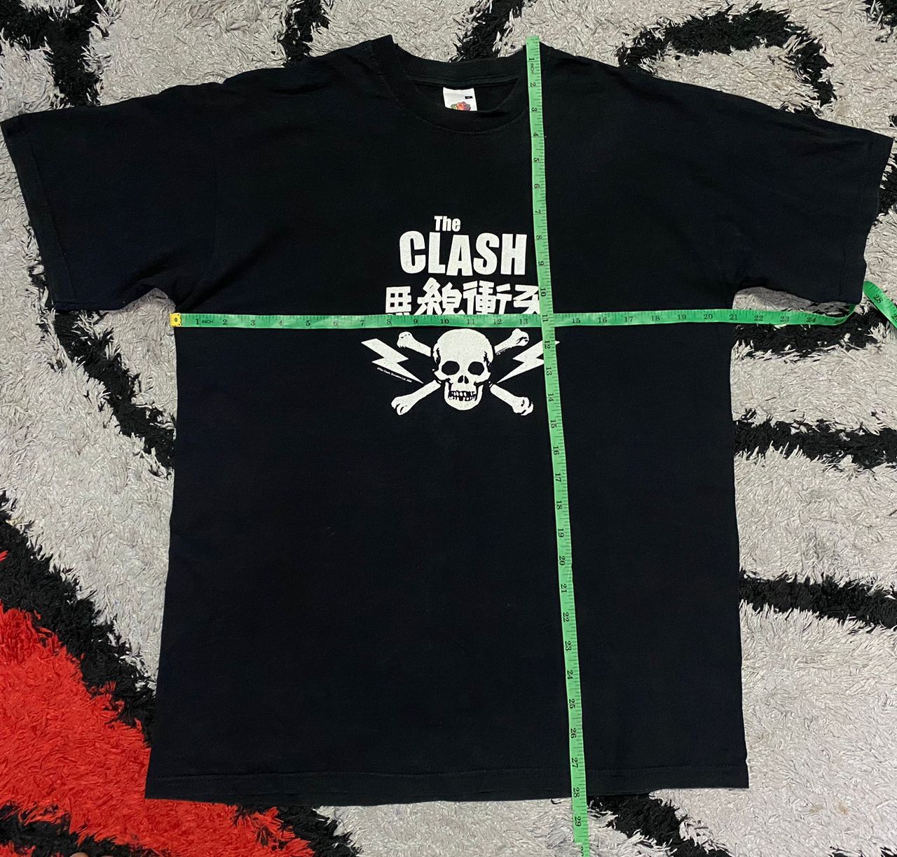 Band Tees Vintage THE CLASH Japanese Skull Crossbones Punk Band Tees Size US M / EU 48-50 / 2 - 3 Thumbnail