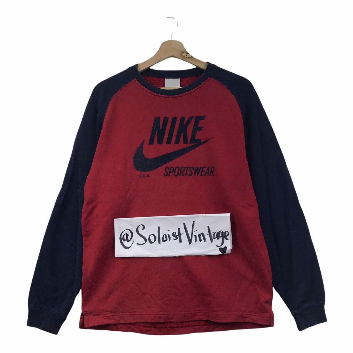 Nike NIKE SWOOSH Center Logo Usa Streetwear Sportswear Sweatshirt Size US L / EU 52-54 / 3 - 1 Thumbnail