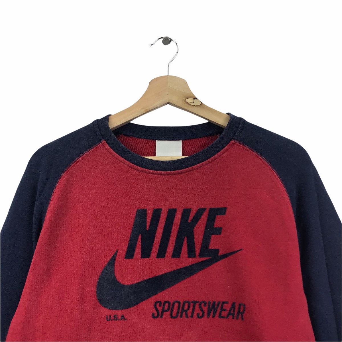 Nike NIKE SWOOSH Center Logo Usa Streetwear Sportswear Sweatshirt Size US L / EU 52-54 / 3 - 2 Thumbnail