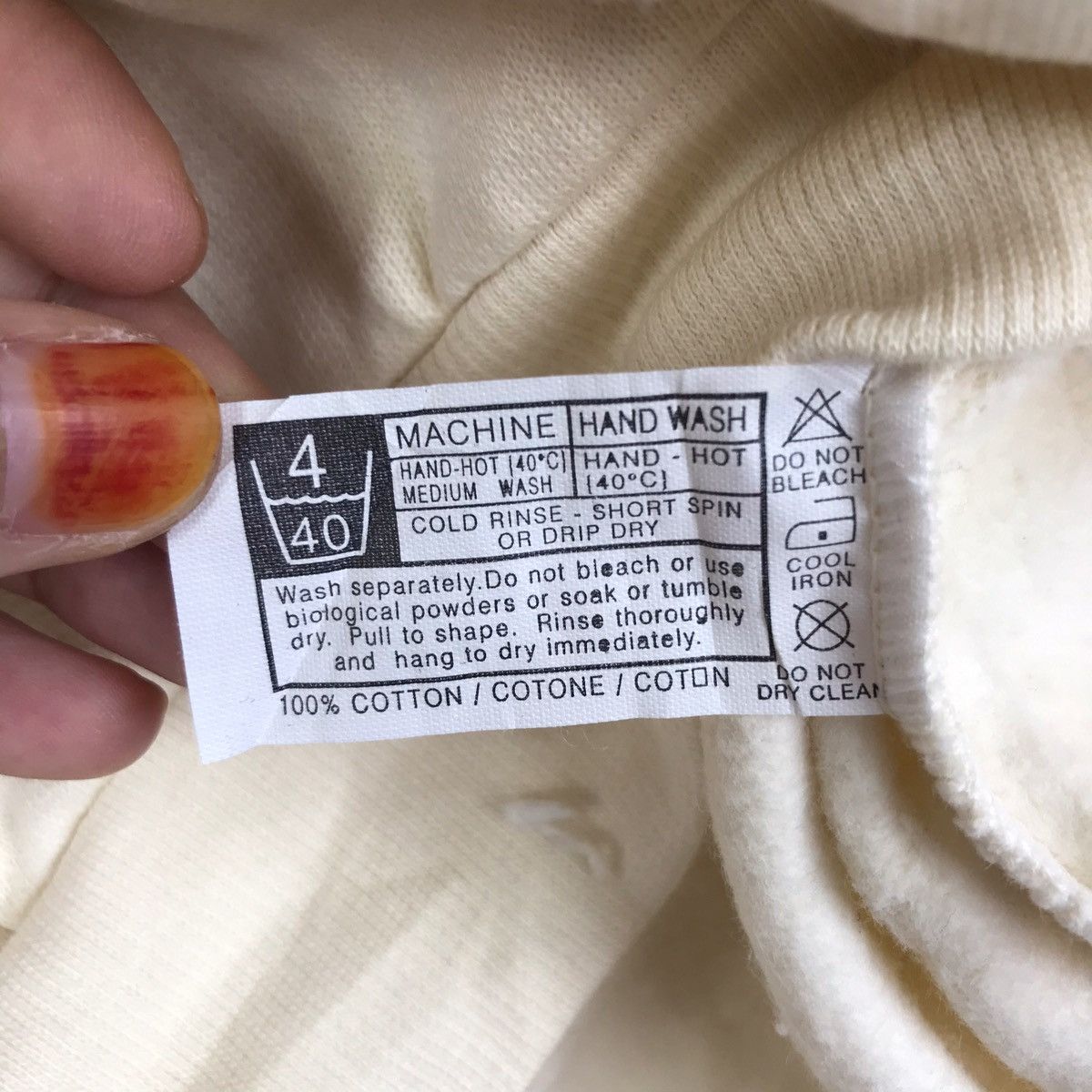 Vintage Vintage HUNTING WORLD ITALY African Hunt Cream Sweatshirt Size US XL / EU 56 / 4 - 6 Thumbnail