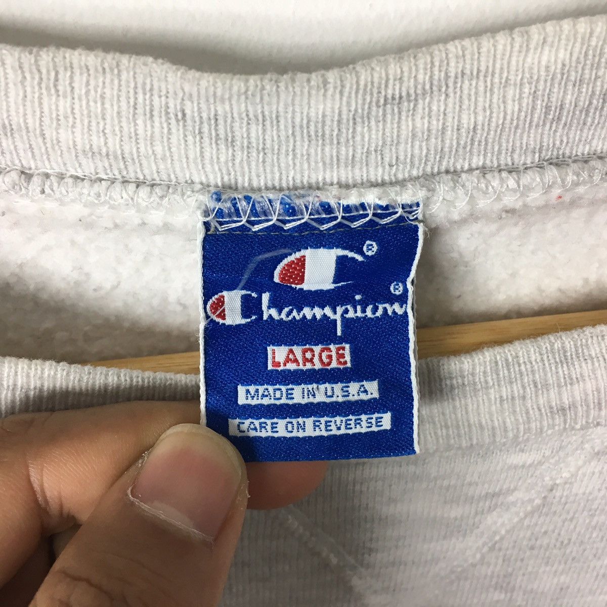 Champion Vintage CHAMPION SCRIPT USA Small Logo Sportswear Sweatshirt Size US L / EU 52-54 / 3 - 3 Thumbnail