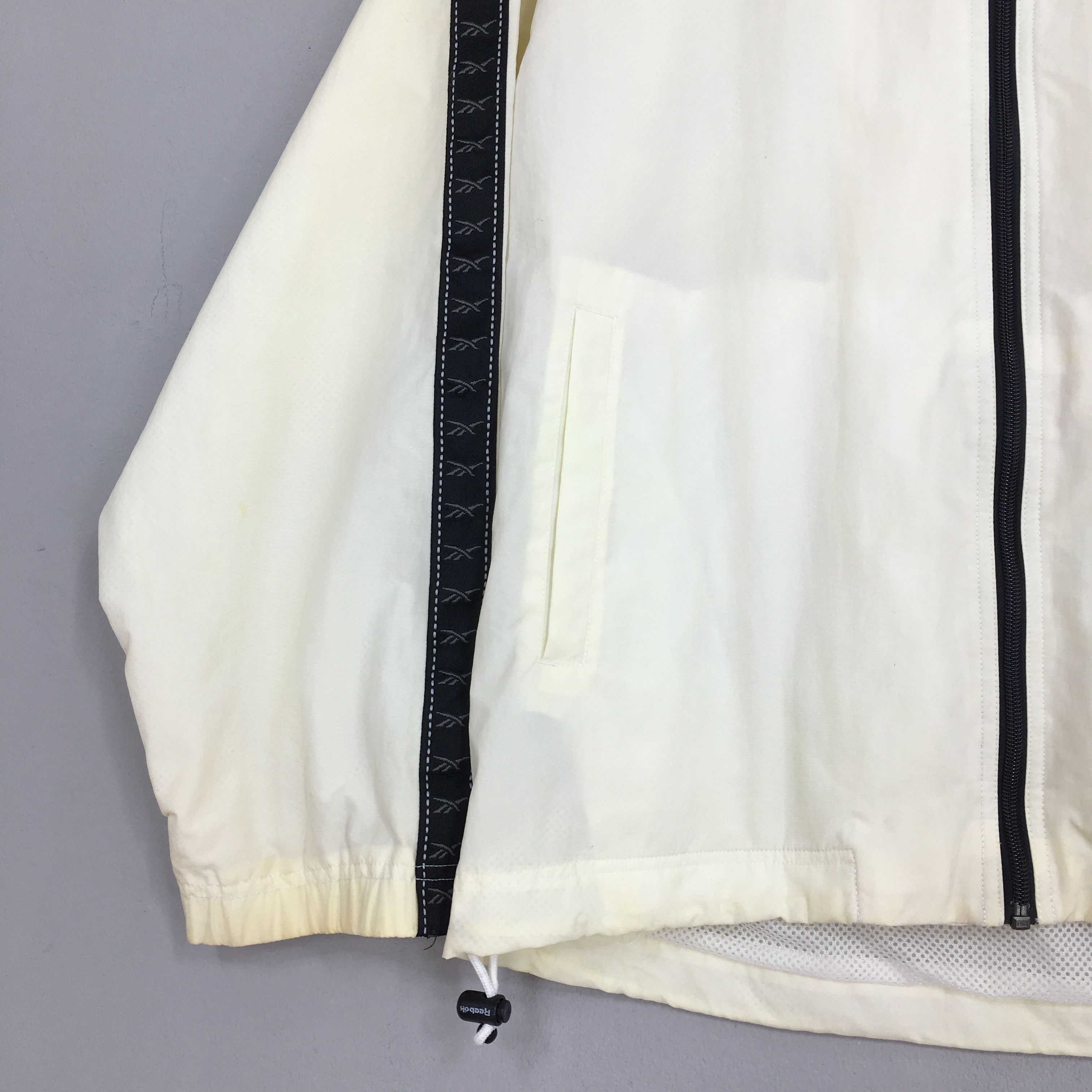 Reebok Vintage 90's Reebok Windbreaker Jacket Large Size US L / EU 52-54 / 3 - 3 Thumbnail