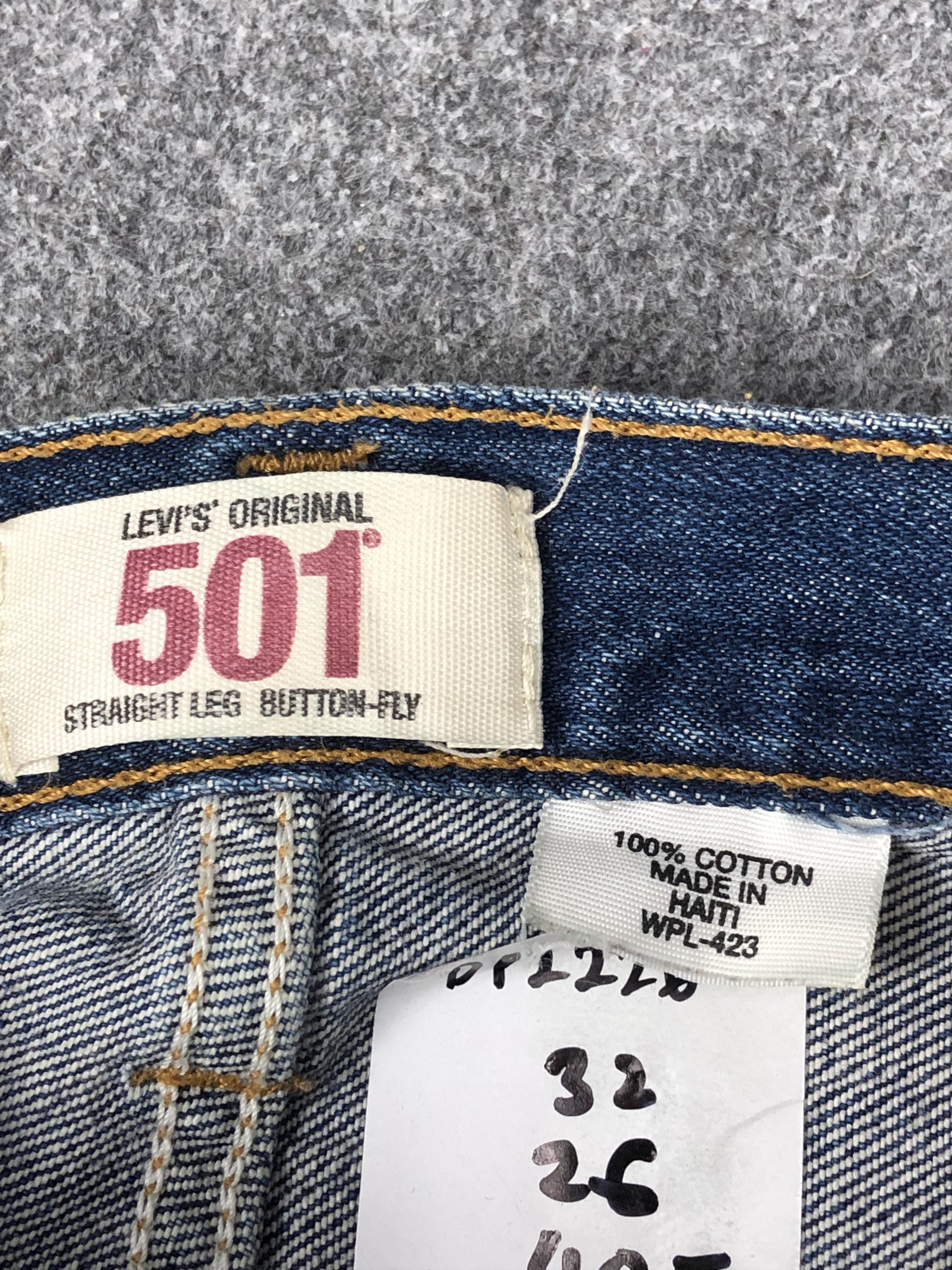 Levi's Vintage Levis 501 Faded Blue Jeans DP2226 Size US 32 / EU 48 - 6 Thumbnail