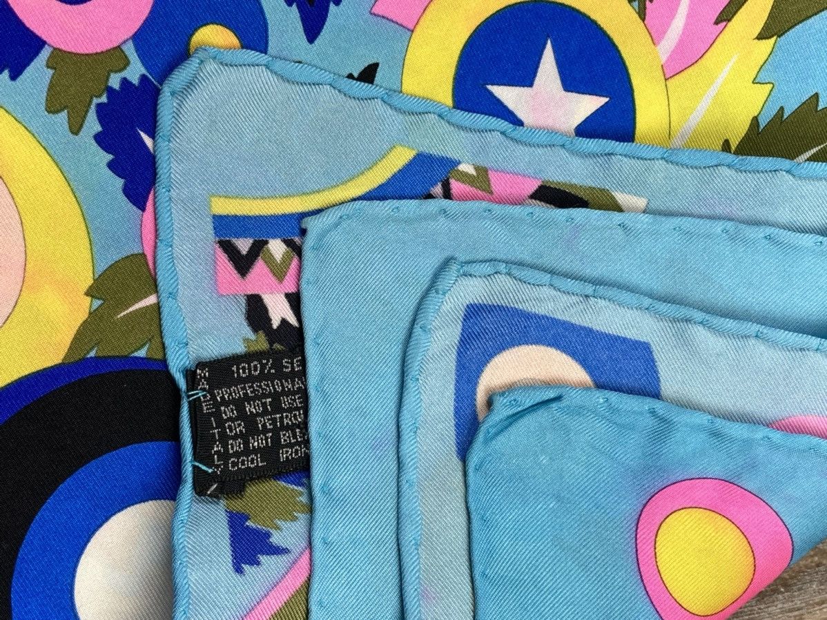 Versace Versace blue stars floral silk scarf Size ONE SIZE - 14 Thumbnail