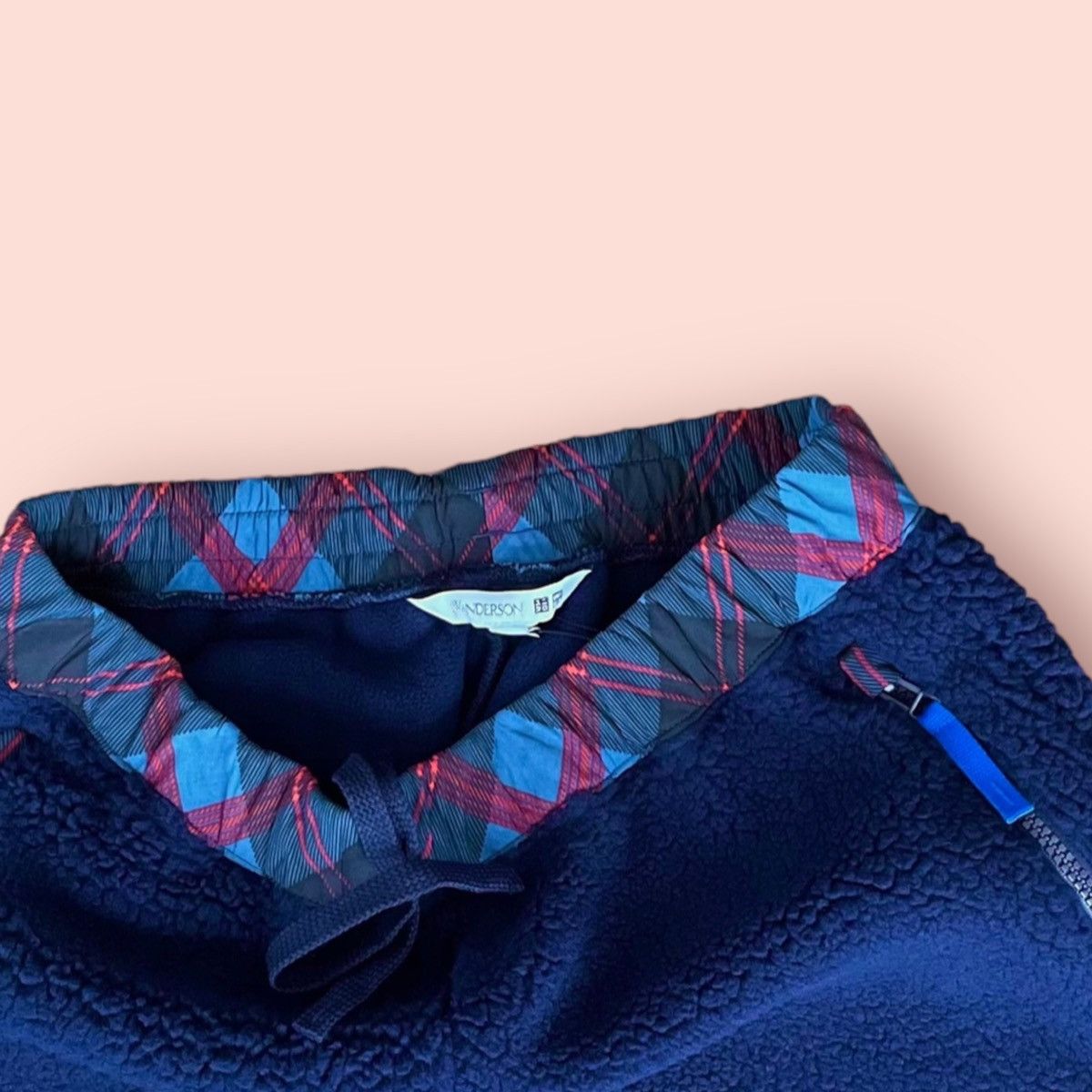 JW Anderson × Jun Takahashi × Uniqlo JW ANDERSON X UNIQLO FLUFFY FLEECE PANTS Size US 33 - 14 Thumbnail