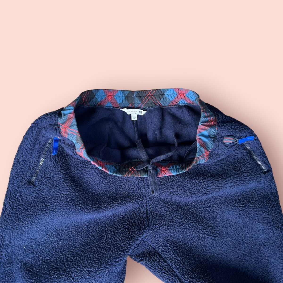 JW Anderson × Jun Takahashi × Uniqlo JW ANDERSON X UNIQLO FLUFFY FLEECE PANTS Size US 33 - 3 Thumbnail