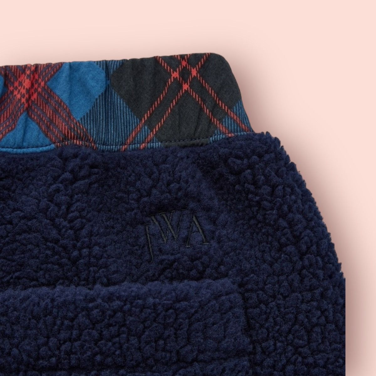 JW Anderson × Jun Takahashi × Uniqlo JW ANDERSON X UNIQLO FLUFFY FLEECE PANTS Size US 33 - 9 Thumbnail