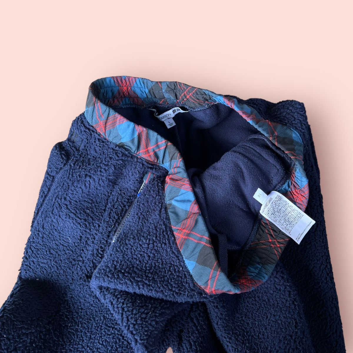 JW Anderson × Jun Takahashi × Uniqlo JW ANDERSON X UNIQLO FLUFFY FLEECE PANTS Size US 33 - 15 Thumbnail