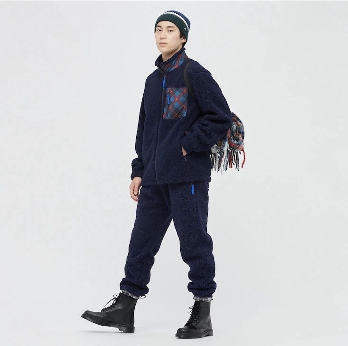 JW Anderson × Jun Takahashi × Uniqlo JW ANDERSON X UNIQLO FLUFFY FLEECE PANTS Size US 33 - 6 Thumbnail