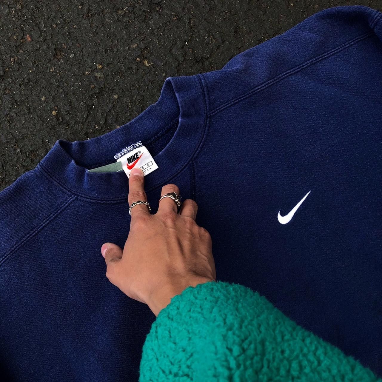 vintage 90s nike crewneck sweater