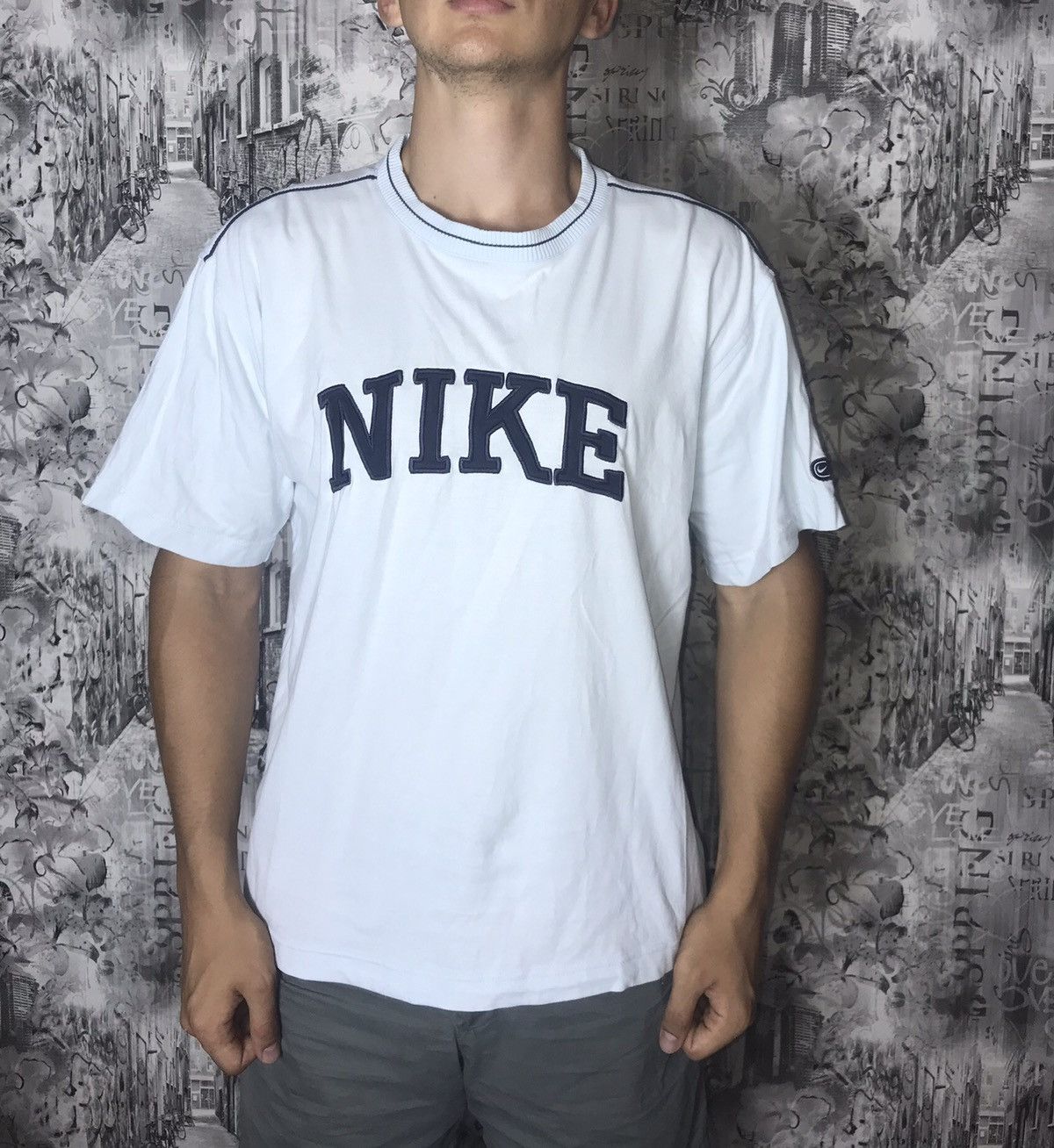 Vintage Vintage Nike big logo t-shirt Size US XL / EU 56 / 4 - 1 Thumbnail