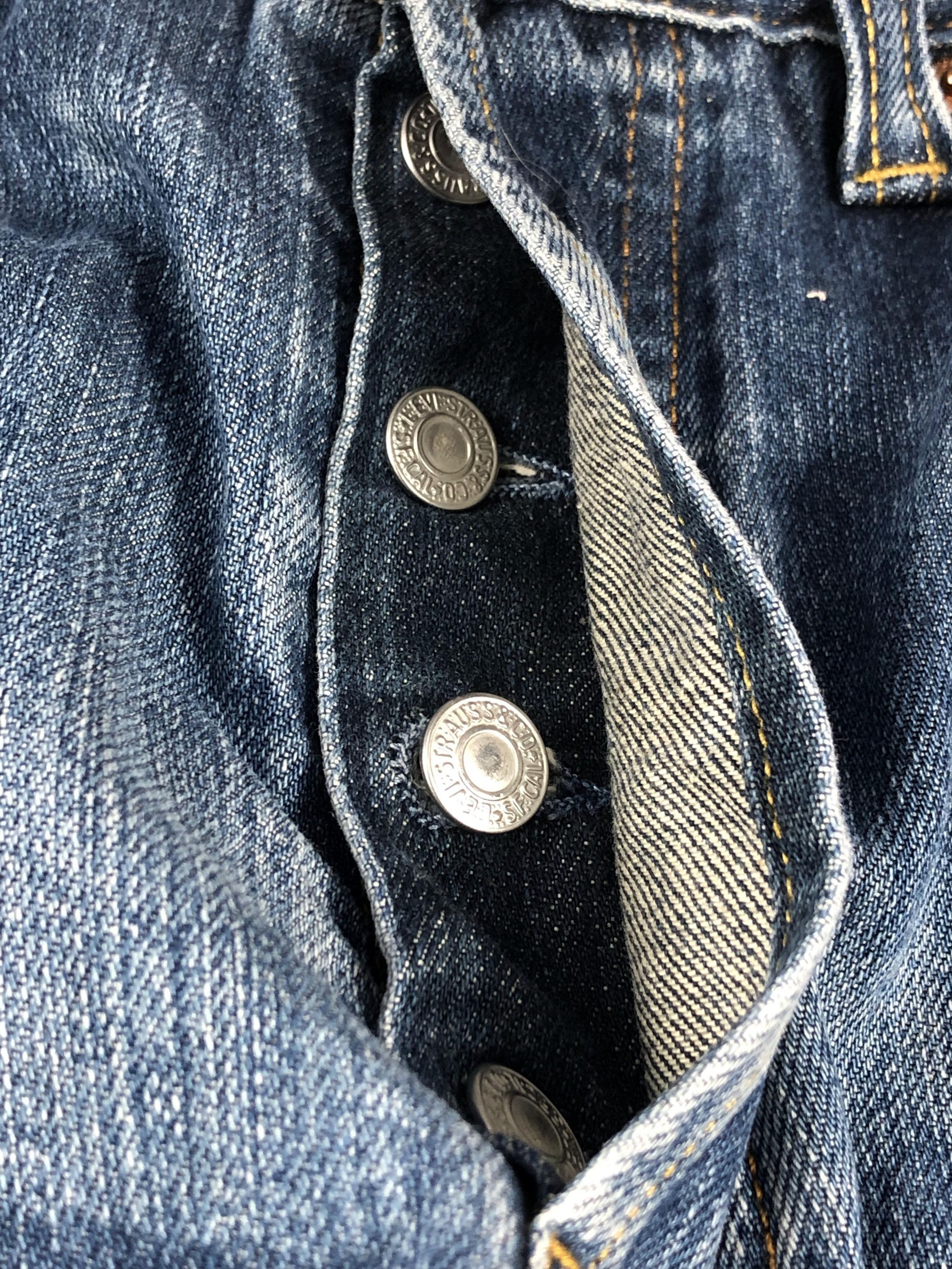 Levi's Vintage Levis 501 Faded Blue Jeans DP2233 Size US 31 - 11 Thumbnail