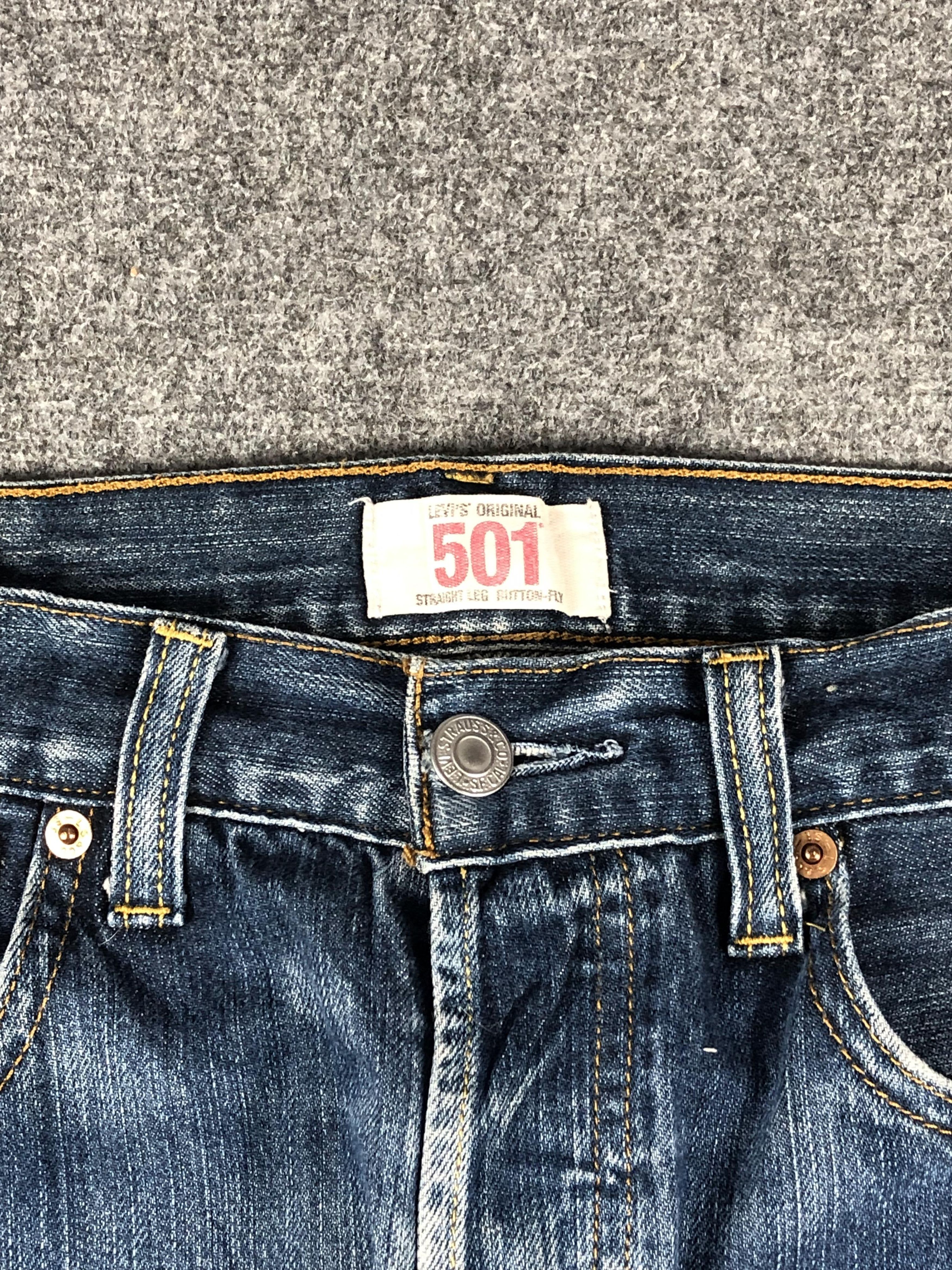 Levi's Vintage Levis 501 Faded Blue Jeans DP2233 Size US 31 - 9 Thumbnail